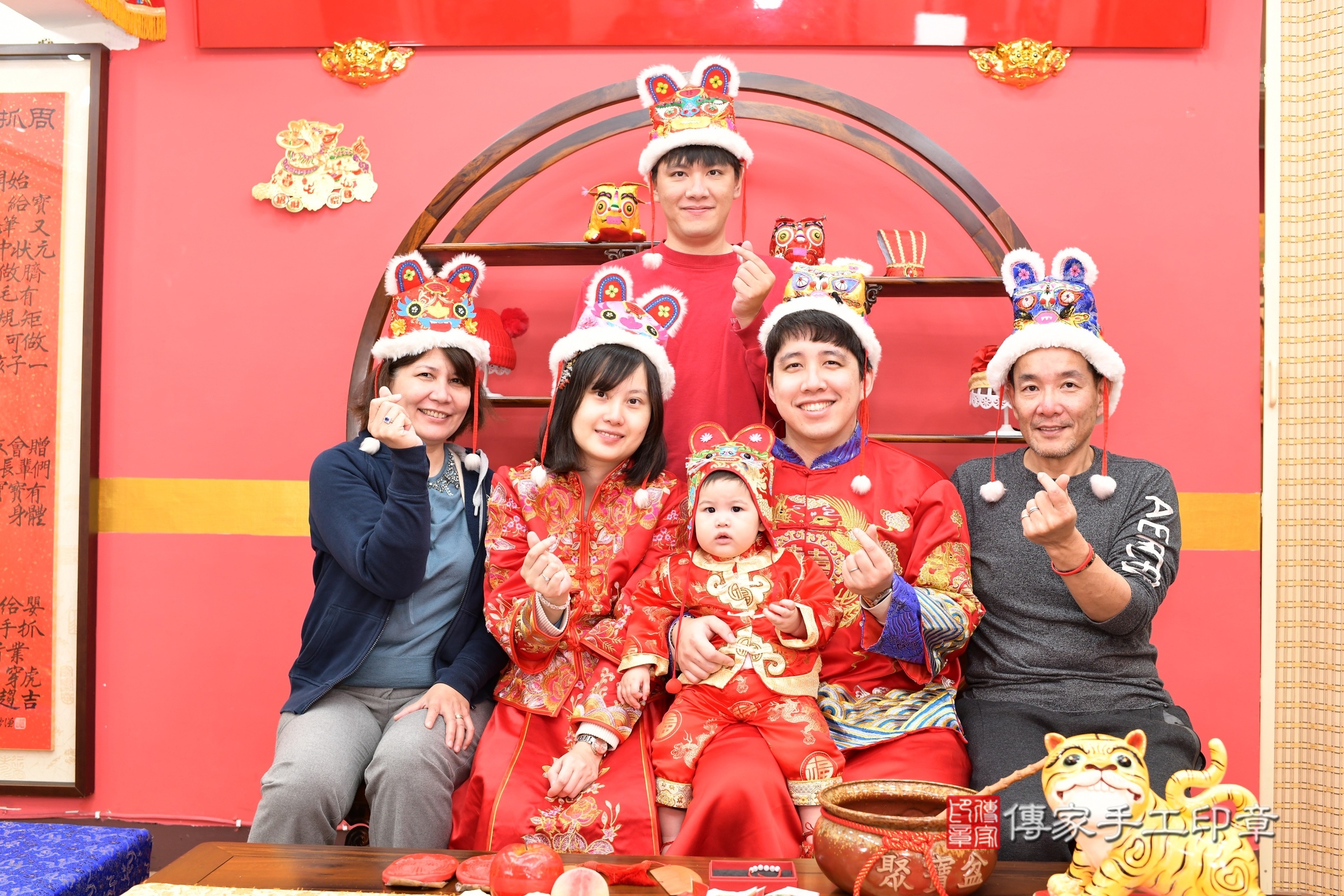 新北市永和區小軒寶寶抓周推薦:傳家新北店抓周度脺中國風會場,嬰兒古禮抓周流程儀式吉祥話、抓周道具物品24種、拍照。抓周證書。2025.3.9,照片18 新北市永和區小軒寶寶抓周推薦:傳家新北店抓周度脺中國風會場,嬰兒古禮抓周流程儀式吉祥話、抓周道具物品24種、拍照。抓周證書。2025.3.9,照片18