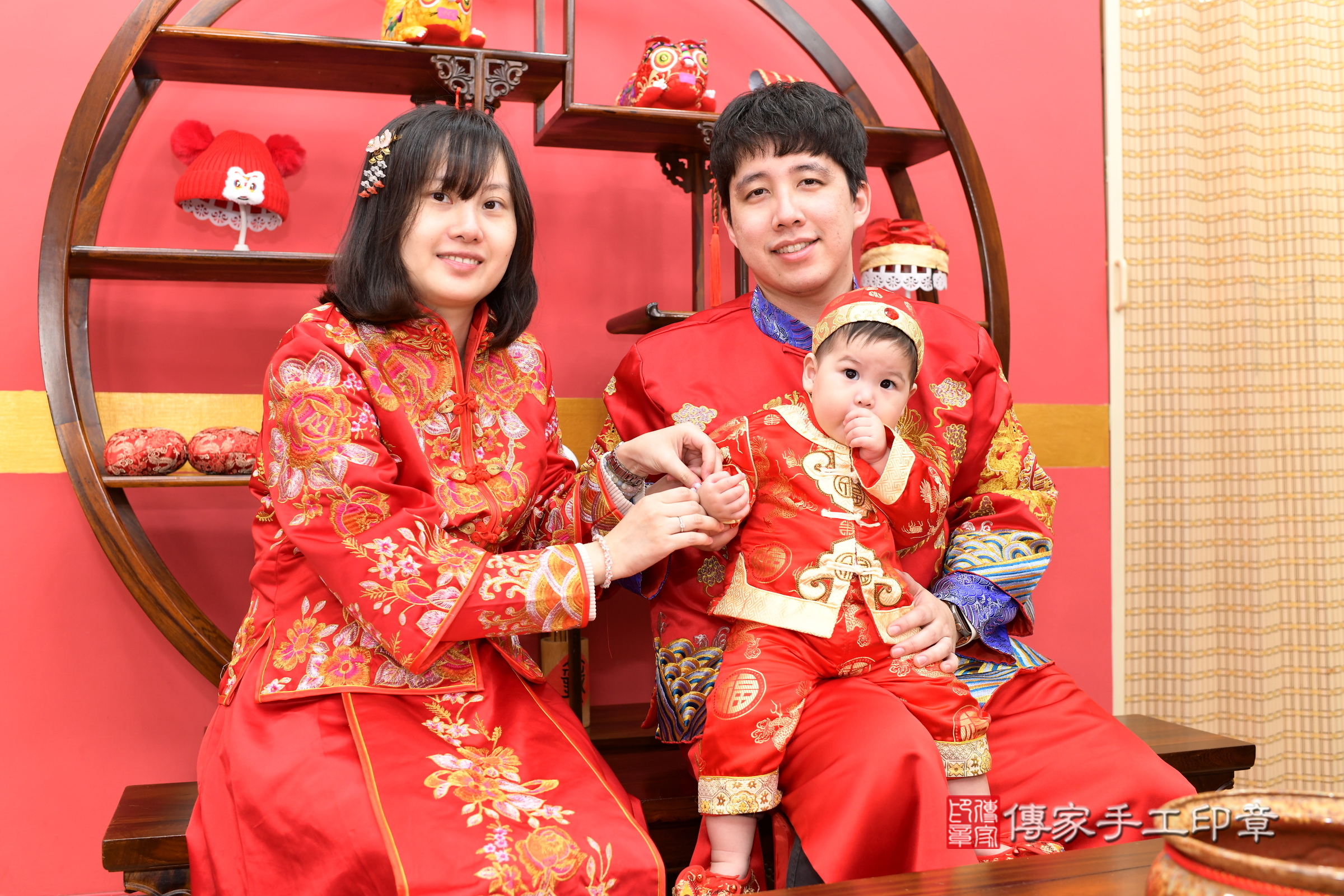 新北市永和區小軒寶寶抓周推薦:傳家新北店抓周度脺中國風會場,嬰兒古禮抓周流程儀式吉祥話、抓周道具物品24種、拍照。抓周證書。2025.3.9,照片14 新北市永和區小軒寶寶抓周推薦:傳家新北店抓周度脺中國風會場,嬰兒古禮抓周流程儀式吉祥話、抓周道具物品24種、拍照。抓周證書。2025.3.9,照片14