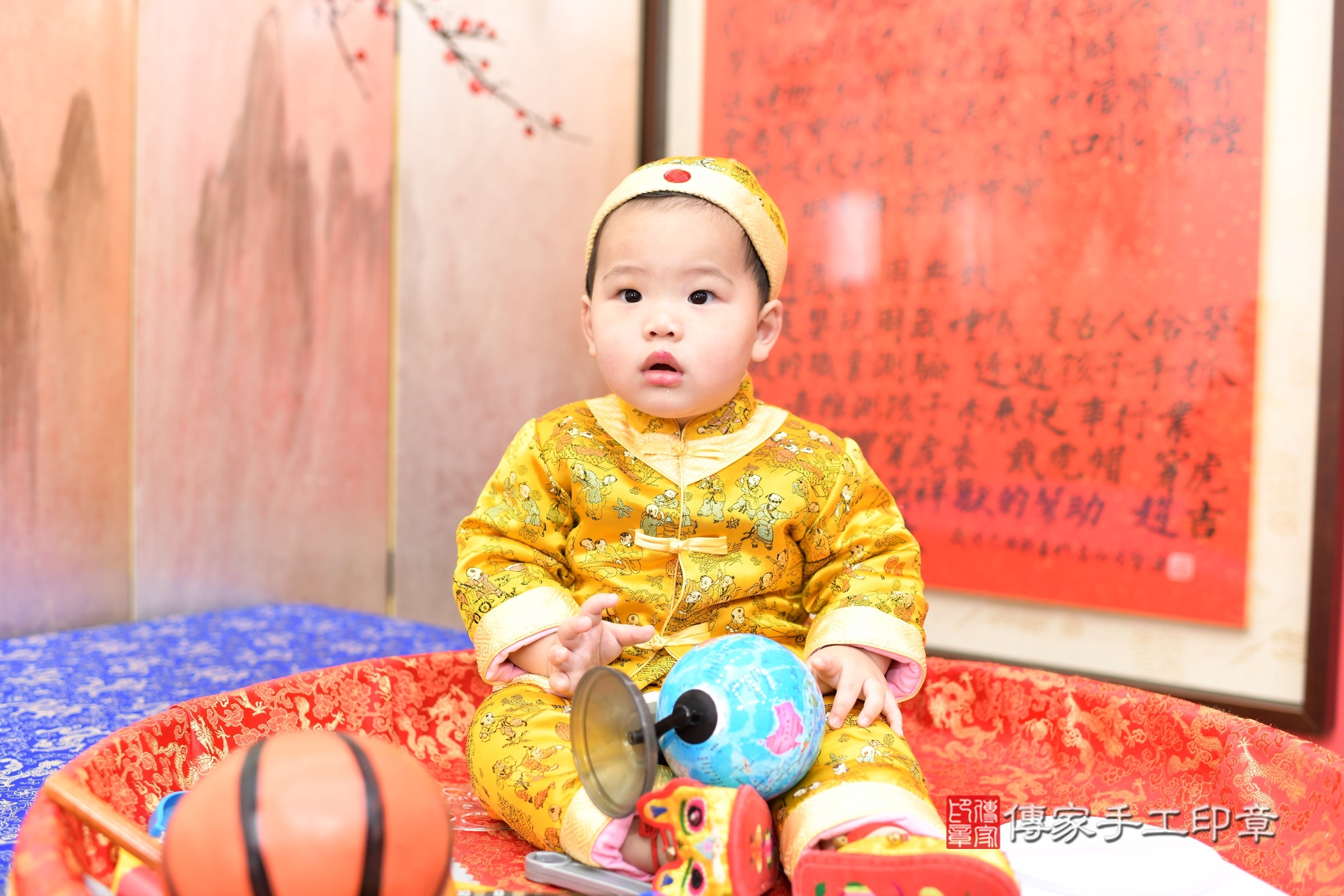 新北市永和區小騰寶寶抓周推薦:傳家新北店抓周度脺中國風會場,嬰兒古禮抓周流程儀式吉祥話、抓周道具物品24種、拍照。抓周證書。2025.3.9,照片8 新北市永和區小騰寶寶抓周推薦:傳家新北店抓周度脺中國風會場,嬰兒古禮抓周流程儀式吉祥話、抓周道具物品24種、拍照。抓周證書。2025.3.9,照片8