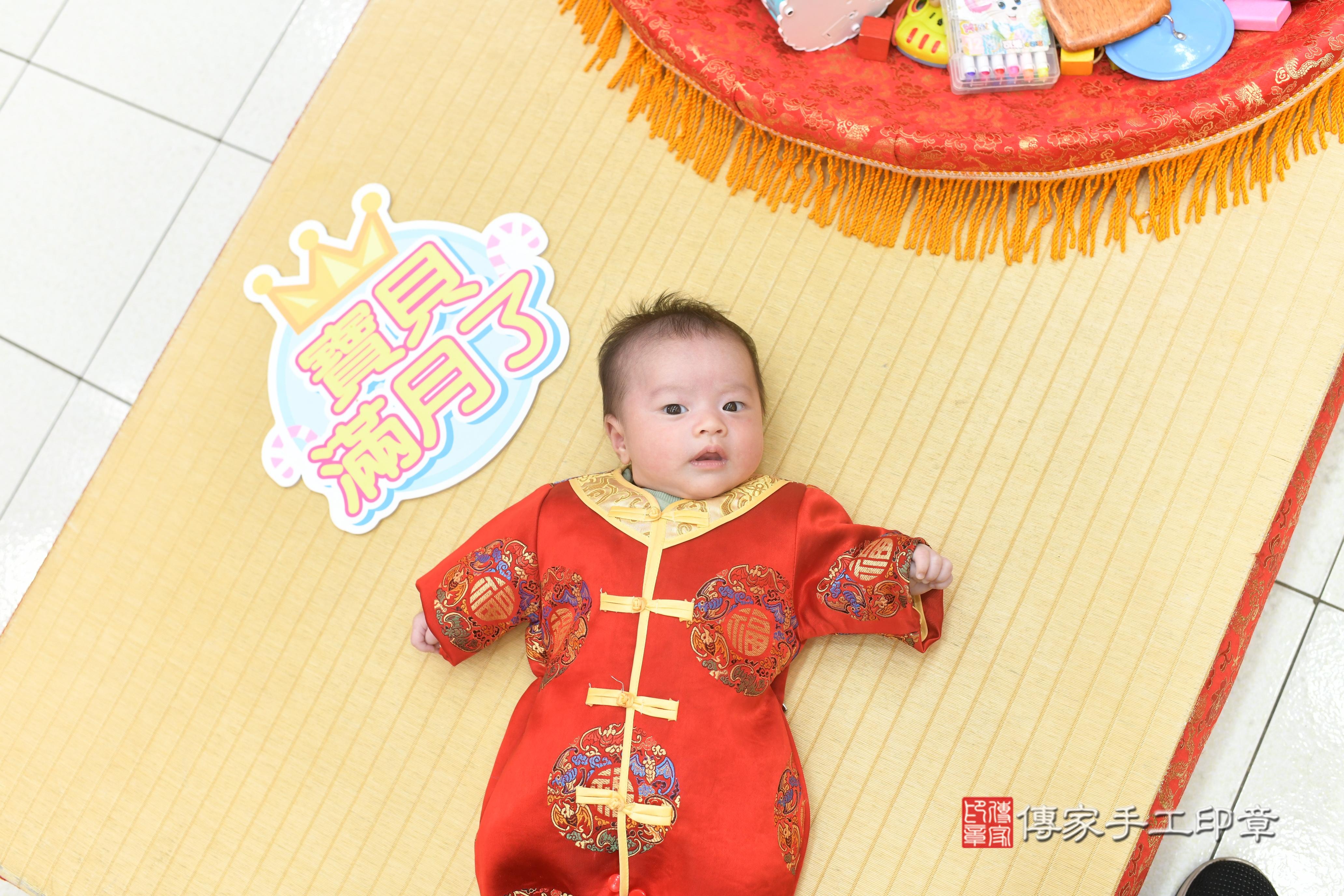 傳家手工印章高雄店、抓周、度脺、中國風會場、傳家嬰兒古禮、吉祥話、抓周道具物品24種、拍照。抓周證書。寶寶抓周、滿周歲、生日快樂、祝福