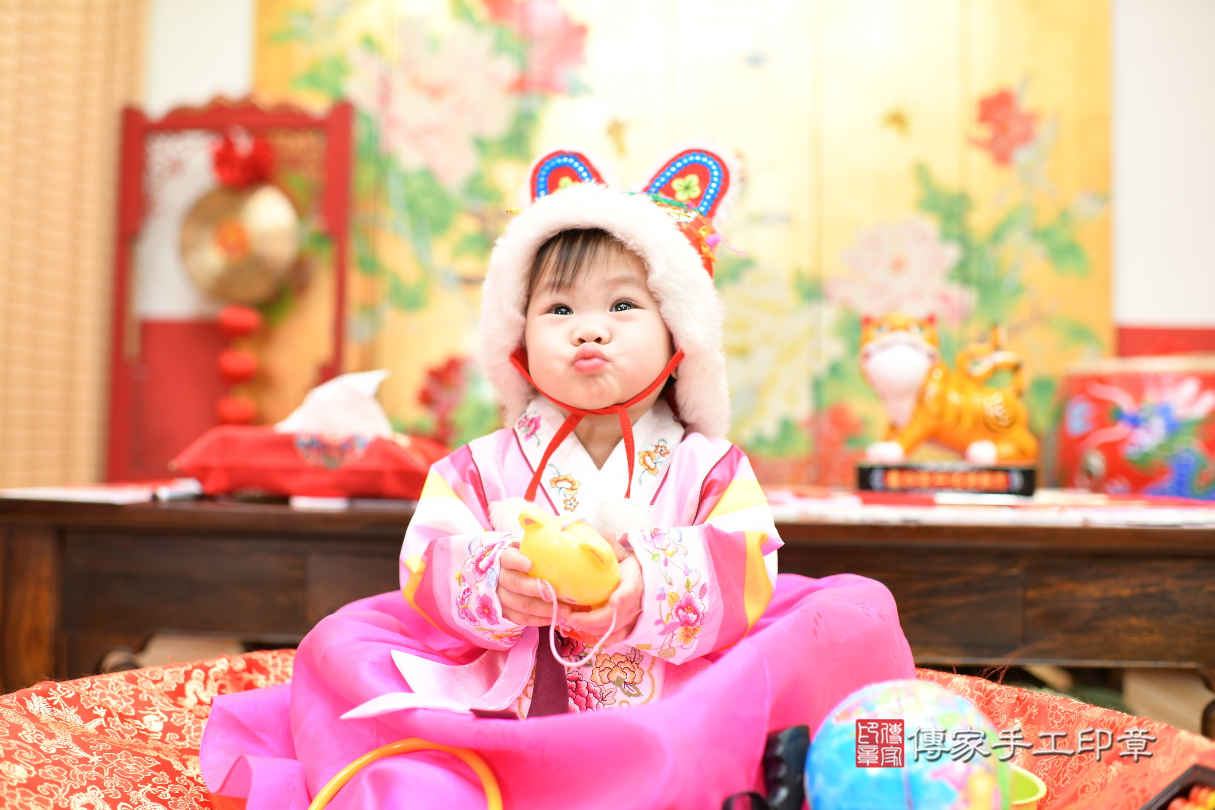 台北市大同區小妤寶寶抓周推薦:傳家台北店抓周度脺中國風會場,嬰兒古禮抓周流程儀式吉祥話、抓周道具物品24種、拍照。抓周證書。2025.3.8,照片14 台北市大同區小妤寶寶抓周推薦:傳家台北店抓周度脺中國風會場,嬰兒古禮抓周流程儀式吉祥話、抓周道具物品24種、拍照。抓周證書。2025.3.8,照片14