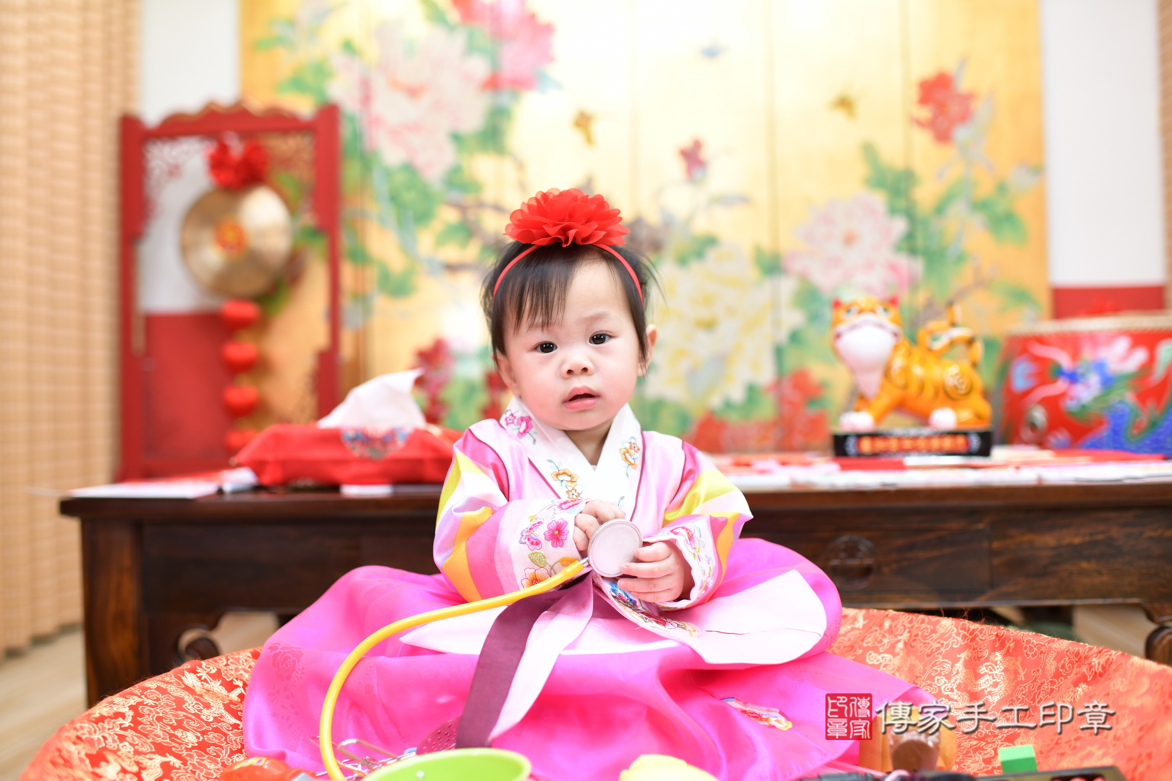 台北市大同區小妤寶寶抓周推薦:傳家台北店抓周度脺中國風會場,嬰兒古禮抓周流程儀式吉祥話、抓周道具物品24種、拍照。抓周證書。2025.3.8,照片9 台北市大同區小妤寶寶抓周推薦:傳家台北店抓周度脺中國風會場,嬰兒古禮抓周流程儀式吉祥話、抓周道具物品24種、拍照。抓周證書。2025.3.8,照片9