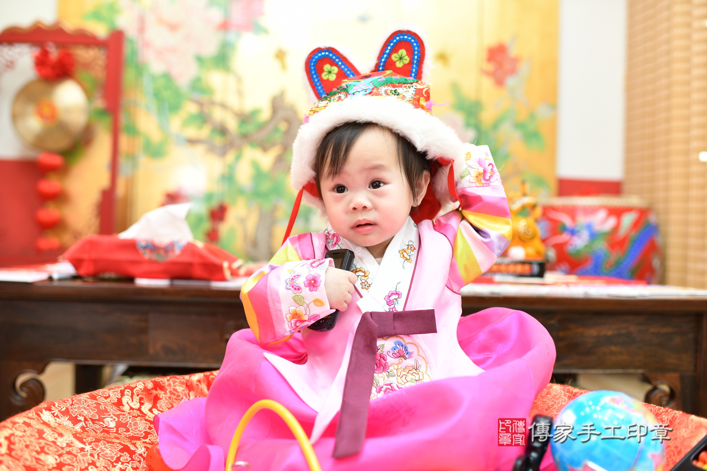 台北市大同區小妤寶寶抓周推薦:傳家台北店抓周度脺中國風會場,嬰兒古禮抓周流程儀式吉祥話、抓周道具物品24種、拍照。抓周證書。2025.3.8,照片13 台北市大同區小妤寶寶抓周推薦:傳家台北店抓周度脺中國風會場,嬰兒古禮抓周流程儀式吉祥話、抓周道具物品24種、拍照。抓周證書。2025.3.8,照片13