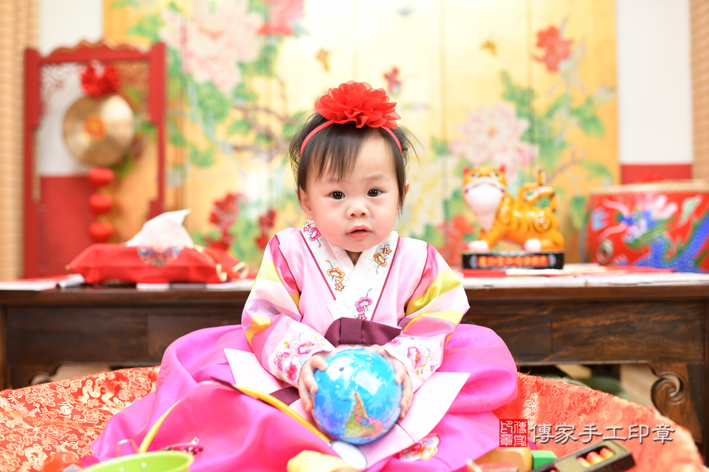 台北市大同區小妤寶寶抓周推薦:傳家台北店抓周度脺中國風會場,嬰兒古禮抓周流程儀式吉祥話、抓周道具物品24種、拍照。抓周證書。2025.3.8,照片10 台北市大同區小妤寶寶抓周推薦:傳家台北店抓周度脺中國風會場,嬰兒古禮抓周流程儀式吉祥話、抓周道具物品24種、拍照。抓周證書。2025.3.8,照片10