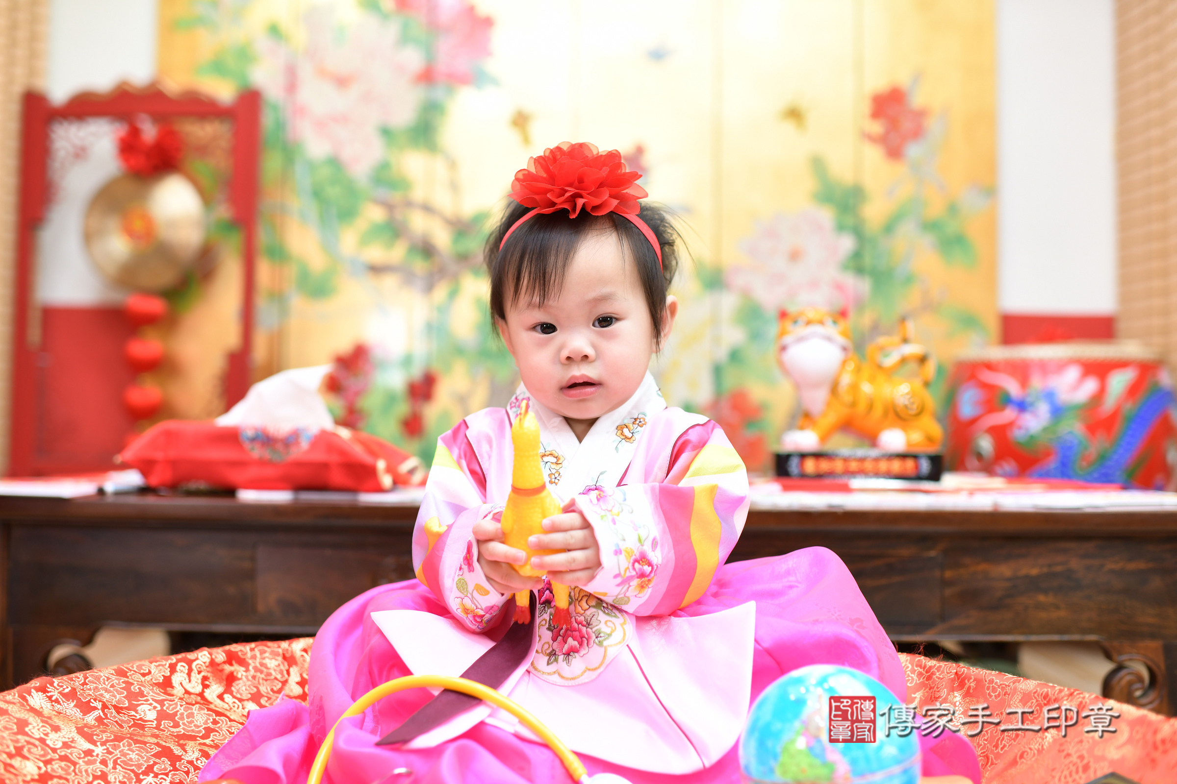 台北市大同區小妤寶寶抓周推薦:傳家台北店抓周度脺中國風會場,嬰兒古禮抓周流程儀式吉祥話、抓周道具物品24種、拍照。抓周證書。2025.3.8,照片11 台北市大同區小妤寶寶抓周推薦:傳家台北店抓周度脺中國風會場,嬰兒古禮抓周流程儀式吉祥話、抓周道具物品24種、拍照。抓周證書。2025.3.8,照片11