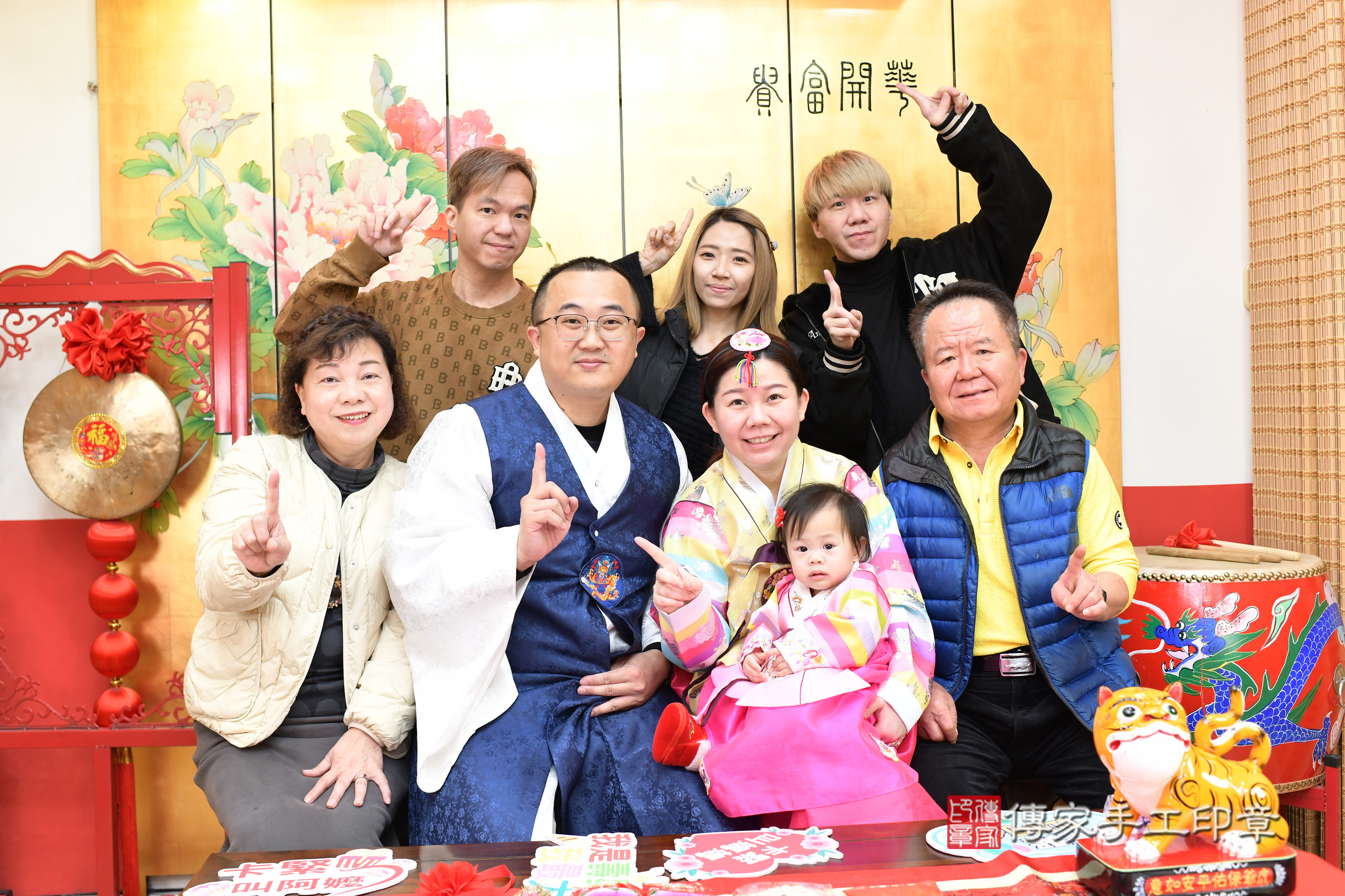 台北市大同區小妤寶寶抓周推薦:傳家台北店抓周度脺中國風會場,嬰兒古禮抓周流程儀式吉祥話、抓周道具物品24種、拍照。抓周證書。2025.3.8,照片22 台北市大同區小妤寶寶抓周推薦:傳家台北店抓周度脺中國風會場,嬰兒古禮抓周流程儀式吉祥話、抓周道具物品24種、拍照。抓周證書。2025.3.8,照片22