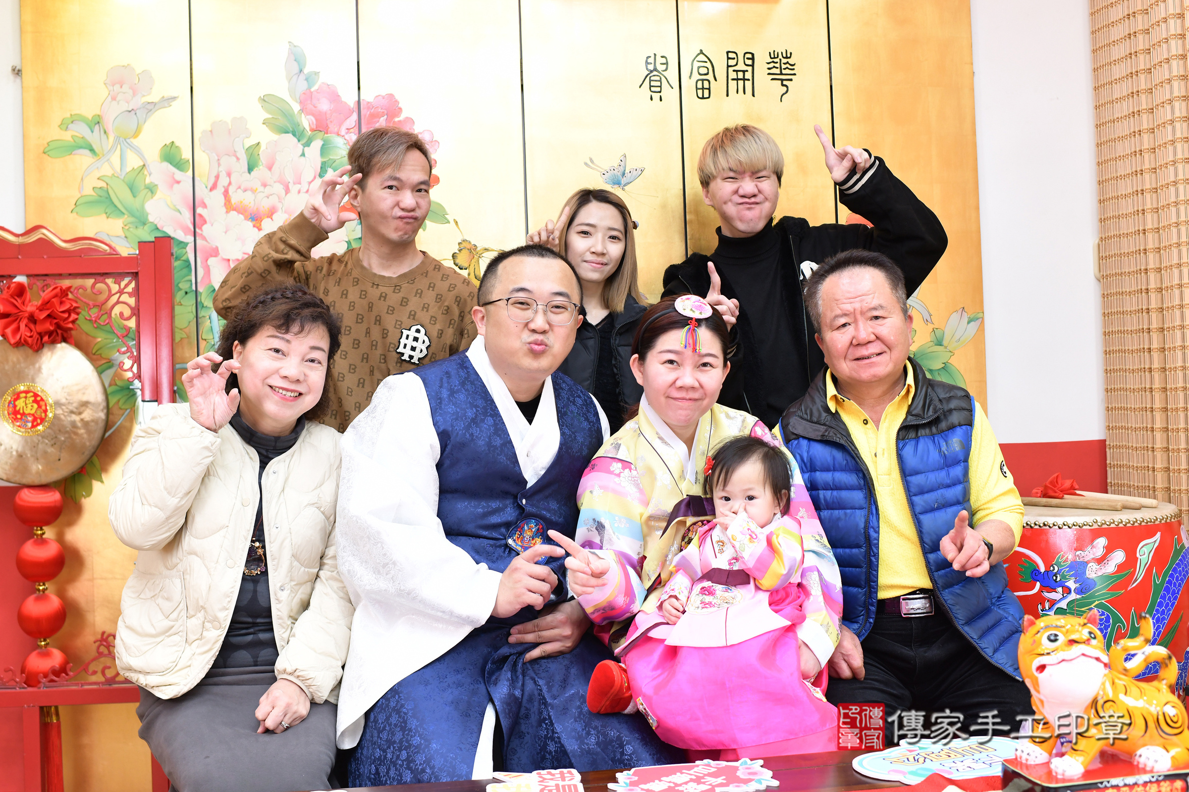 台北市大同區小妤寶寶抓周推薦:傳家台北店抓周度脺中國風會場,嬰兒古禮抓周流程儀式吉祥話、抓周道具物品24種、拍照。抓周證書。2025.3.8,照片23 台北市大同區小妤寶寶抓周推薦:傳家台北店抓周度脺中國風會場,嬰兒古禮抓周流程儀式吉祥話、抓周道具物品24種、拍照。抓周證書。2025.3.8,照片23