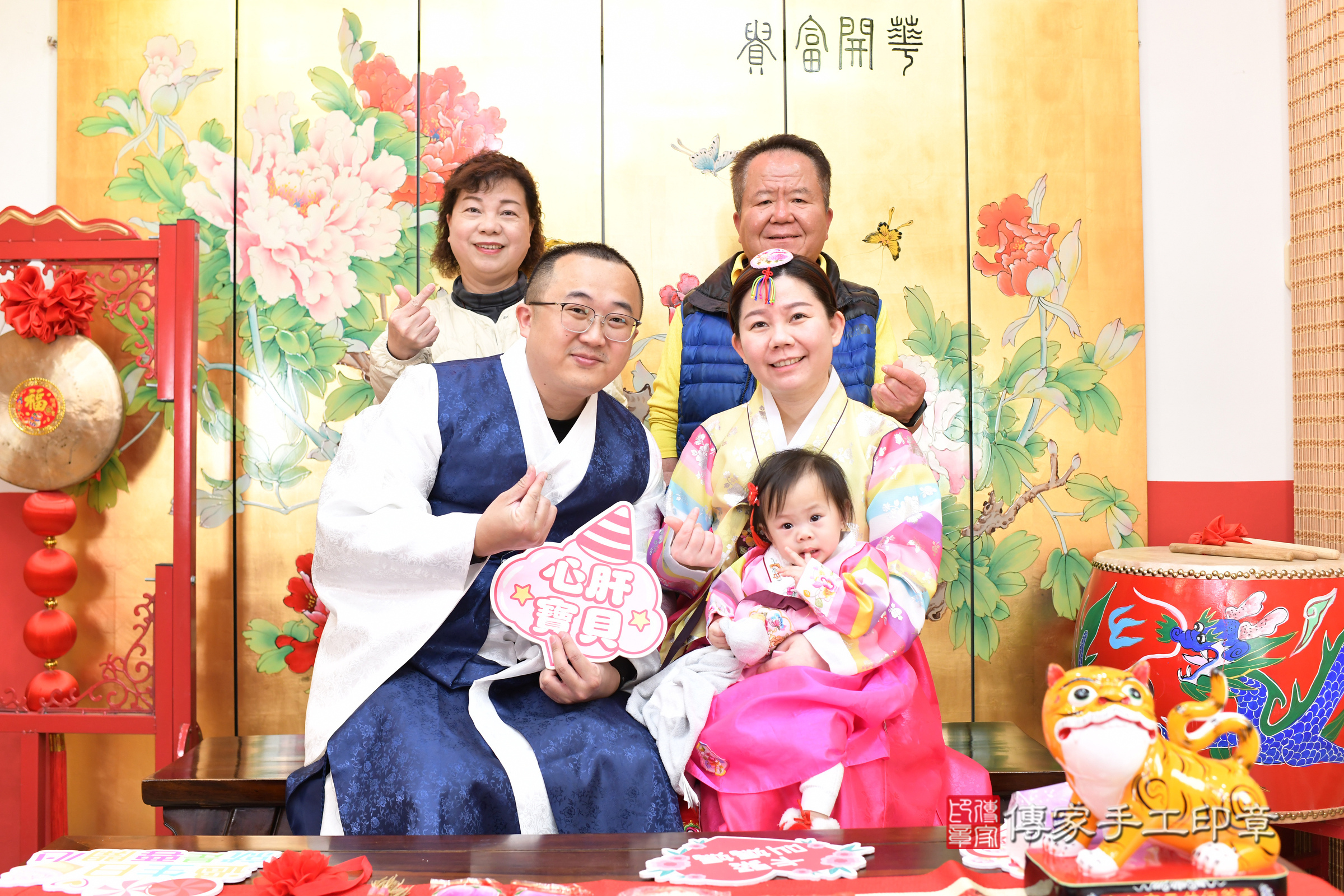 台北市大同區小妤寶寶抓周推薦:傳家台北店抓周度脺中國風會場,嬰兒古禮抓周流程儀式吉祥話、抓周道具物品24種、拍照。抓周證書。2025.3.8,照片4 台北市大同區小妤寶寶抓周推薦:傳家台北店抓周度脺中國風會場,嬰兒古禮抓周流程儀式吉祥話、抓周道具物品24種、拍照。抓周證書。2025.3.8,照片4