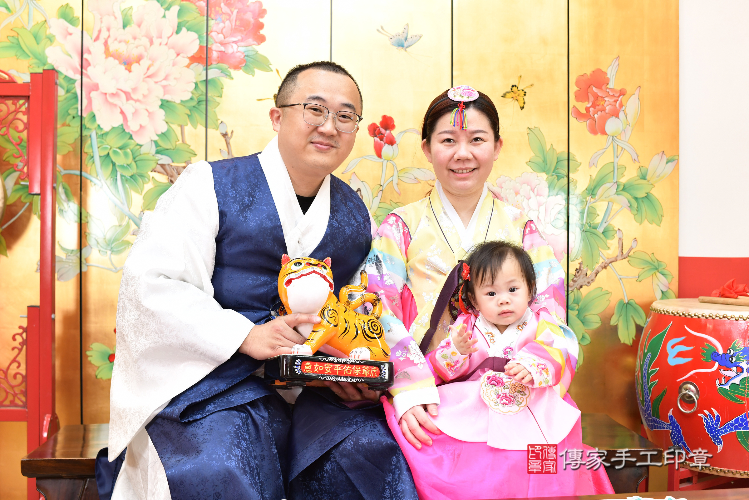 台北市大同區小妤寶寶抓周推薦:傳家台北店抓周度脺中國風會場,嬰兒古禮抓周流程儀式吉祥話、抓周道具物品24種、拍照。抓周證書。2025.3.8,照片16 台北市大同區小妤寶寶抓周推薦:傳家台北店抓周度脺中國風會場,嬰兒古禮抓周流程儀式吉祥話、抓周道具物品24種、拍照。抓周證書。2025.3.8,照片16