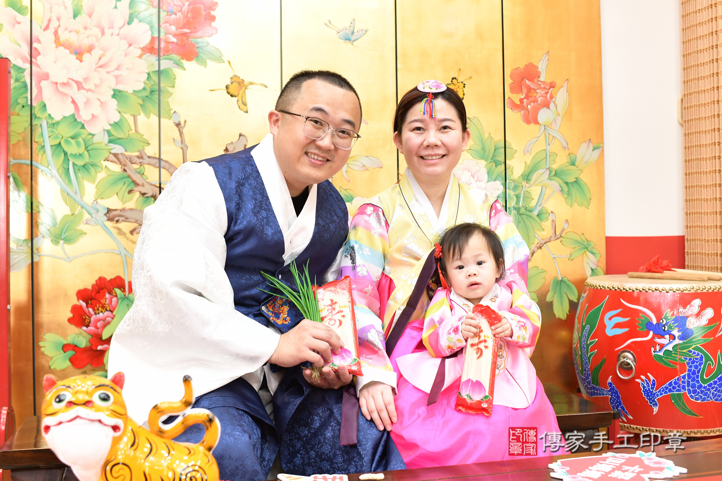 台北市大同區小妤寶寶抓周推薦:傳家台北店抓周度脺中國風會場,嬰兒古禮抓周流程儀式吉祥話、抓周道具物品24種、拍照。抓周證書。2025.3.8,照片18 台北市大同區小妤寶寶抓周推薦:傳家台北店抓周度脺中國風會場,嬰兒古禮抓周流程儀式吉祥話、抓周道具物品24種、拍照。抓周證書。2025.3.8,照片18