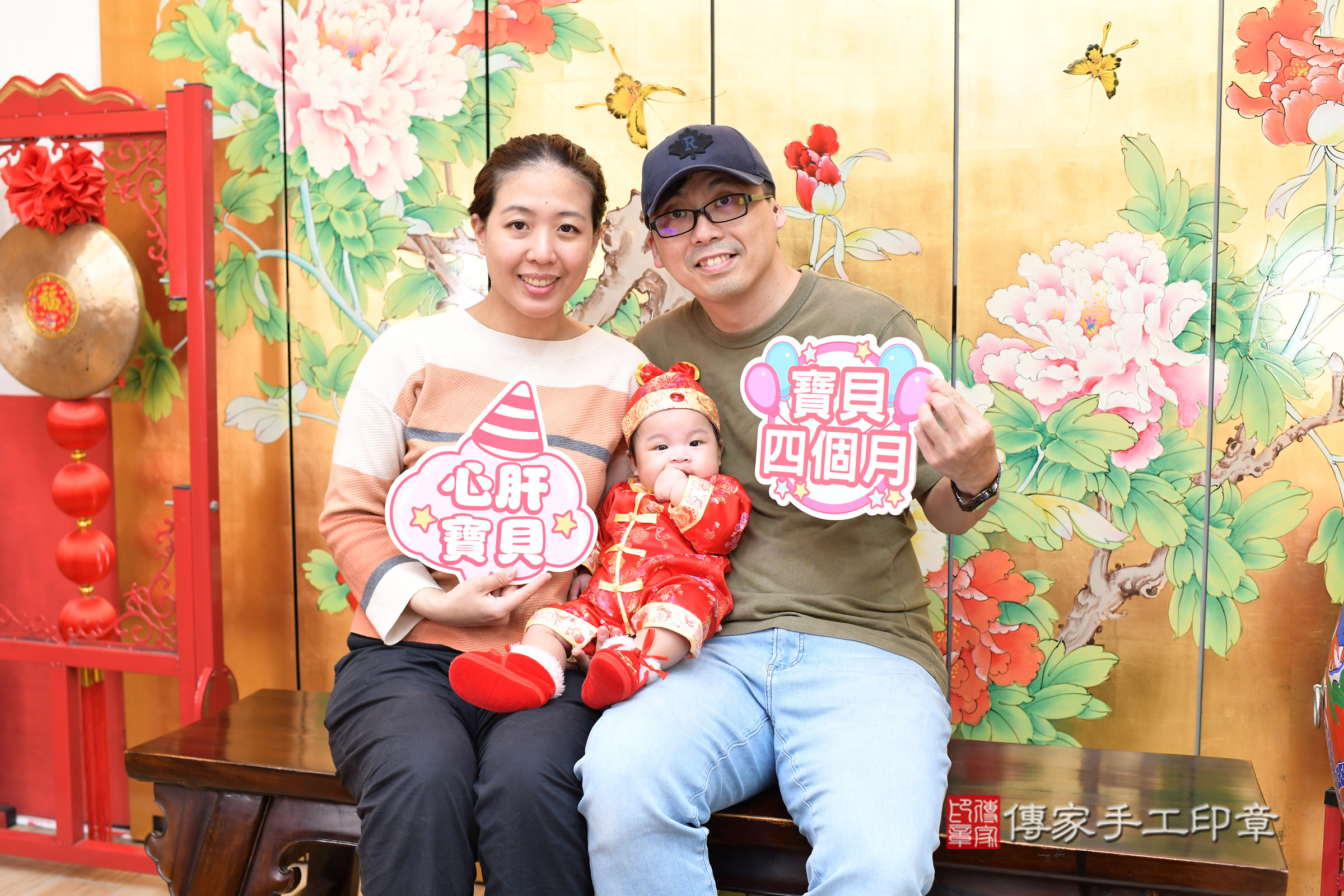 小澄寶寶(台北市大同區嬰兒寶寶滿月剃頭理髮、嬰兒剃胎毛儀式吉祥話)。中國風會場，爸媽寶貝穿「日中韓」古裝禮服。專業拍照、證書。★購買「臍帶章、肚臍章、胎毛筆刷印章」贈送：剃頭、收涎、抓周，三選一。2025.3.15，照片1