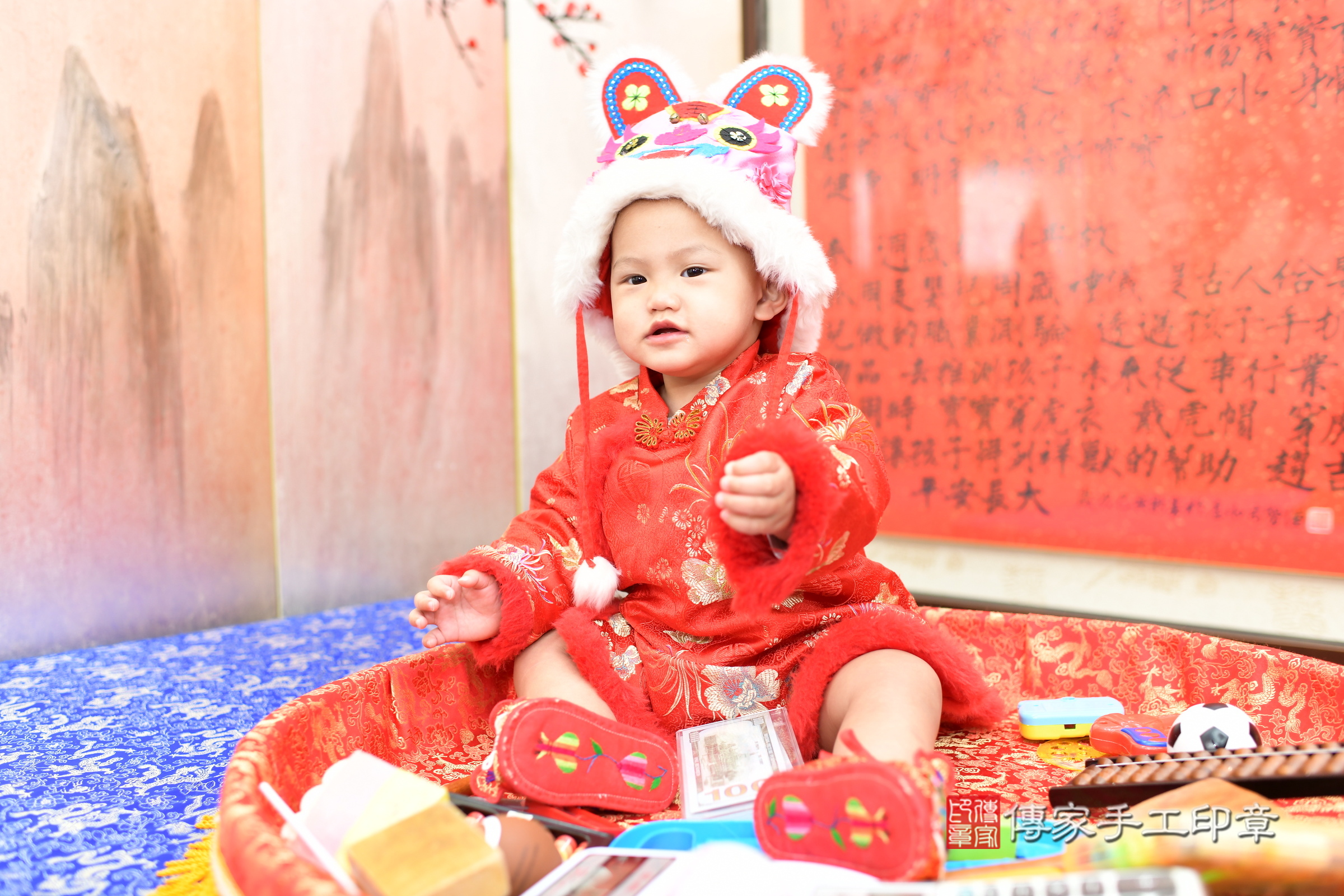 新北市永和區伊伊寶寶抓周推薦:傳家新北店抓周度脺中國風會場,嬰兒古禮抓周流程儀式吉祥話、抓周道具物品24種、拍照。抓周證書。2025.3.18,照片6 新北市永和區伊伊寶寶抓周推薦:傳家新北店抓周度脺中國風會場,嬰兒古禮抓周流程儀式吉祥話、抓周道具物品24種、拍照。抓周證書。2025.3.18,照片6