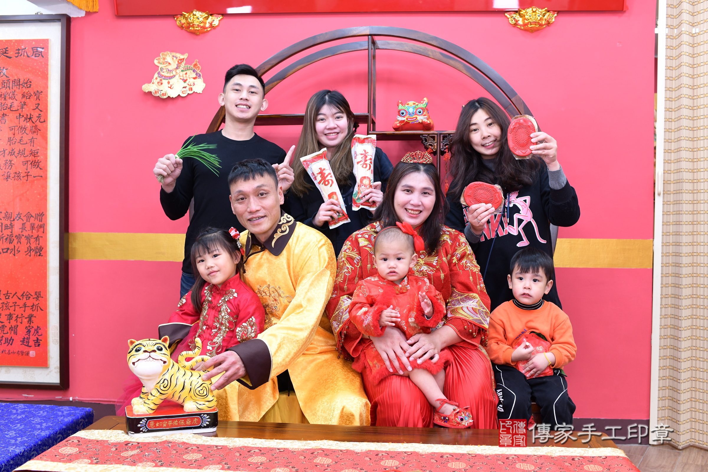 新北市永和區伊伊寶寶抓周推薦:傳家新北店抓周度脺中國風會場,嬰兒古禮抓周流程儀式吉祥話、抓周道具物品24種、拍照。抓周證書。2025.3.18,照片14 新北市永和區伊伊寶寶抓周推薦:傳家新北店抓周度脺中國風會場,嬰兒古禮抓周流程儀式吉祥話、抓周道具物品24種、拍照。抓周證書。2025.3.18,照片14