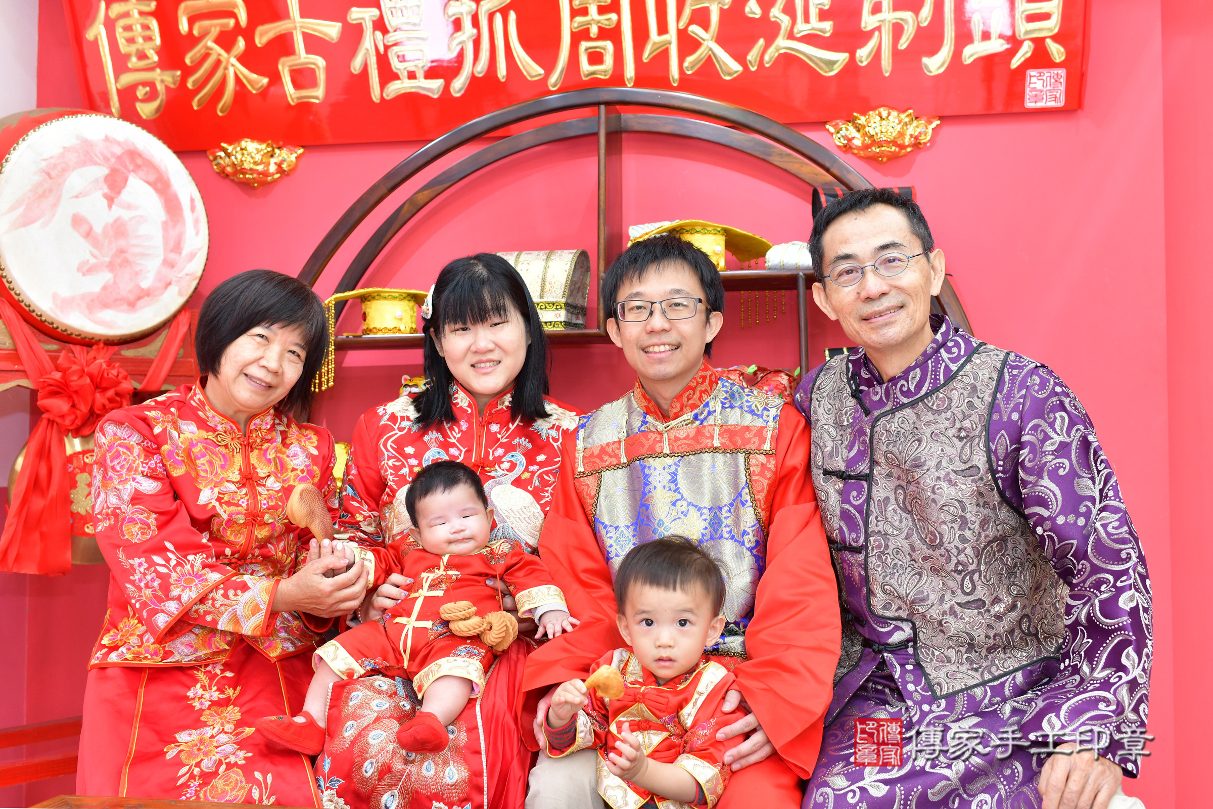 台中市北區樂樂寶寶收涎推薦：傳家台中店收涎中國風會場，嬰兒古禮收涎收口水流程儀式、收涎吉祥話、收涎餅乾、收涎拍照。收涎證書。2024.12.9，照片24