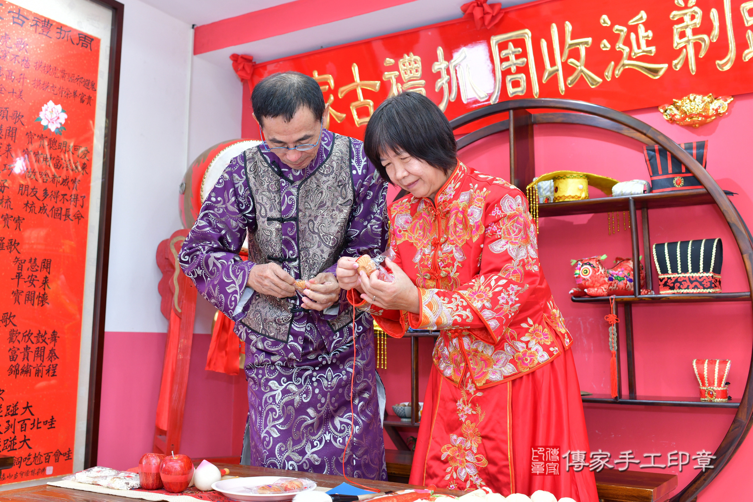 台中市北區樂樂寶寶收涎推薦：傳家台中店收涎中國風會場，嬰兒古禮收涎收口水流程儀式、收涎吉祥話、收涎餅乾、收涎拍照。收涎證書。2024.12.9，照片15