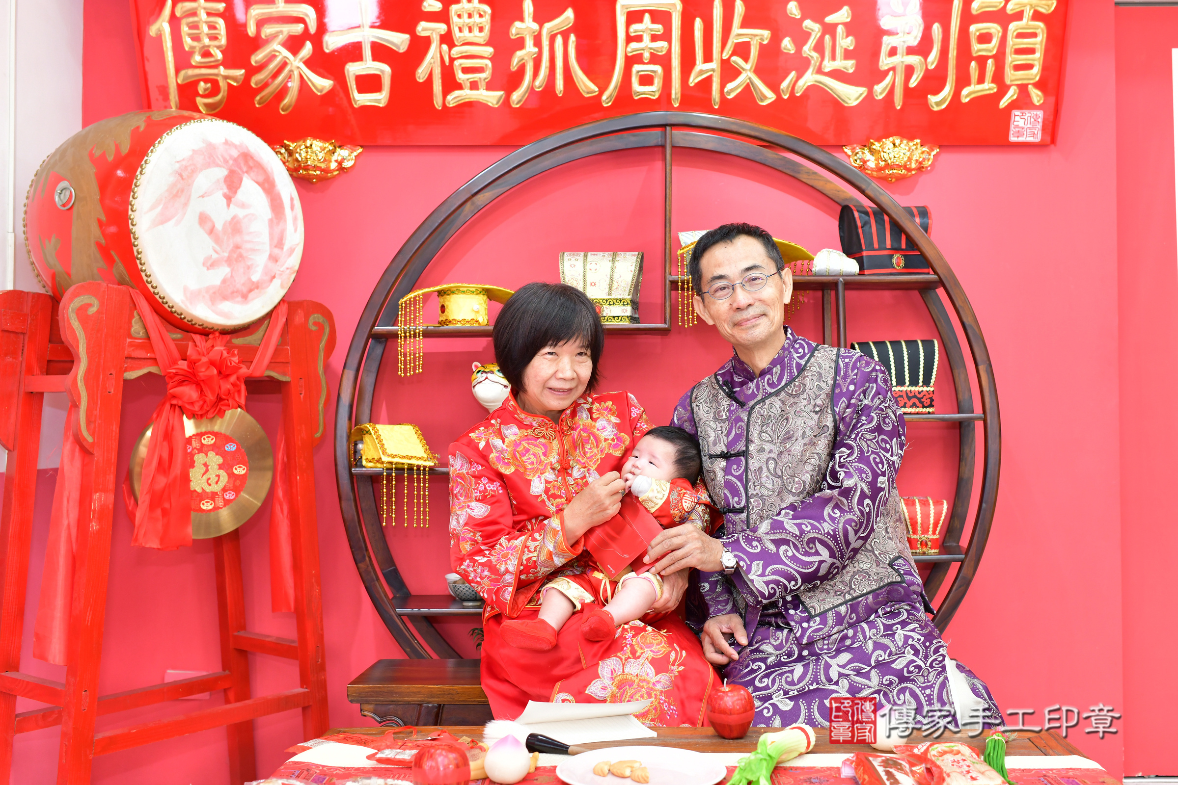 台中市北區樂樂寶寶收涎推薦：傳家台中店收涎中國風會場，嬰兒古禮收涎收口水流程儀式、收涎吉祥話、收涎餅乾、收涎拍照。收涎證書。2024.12.9，照片20