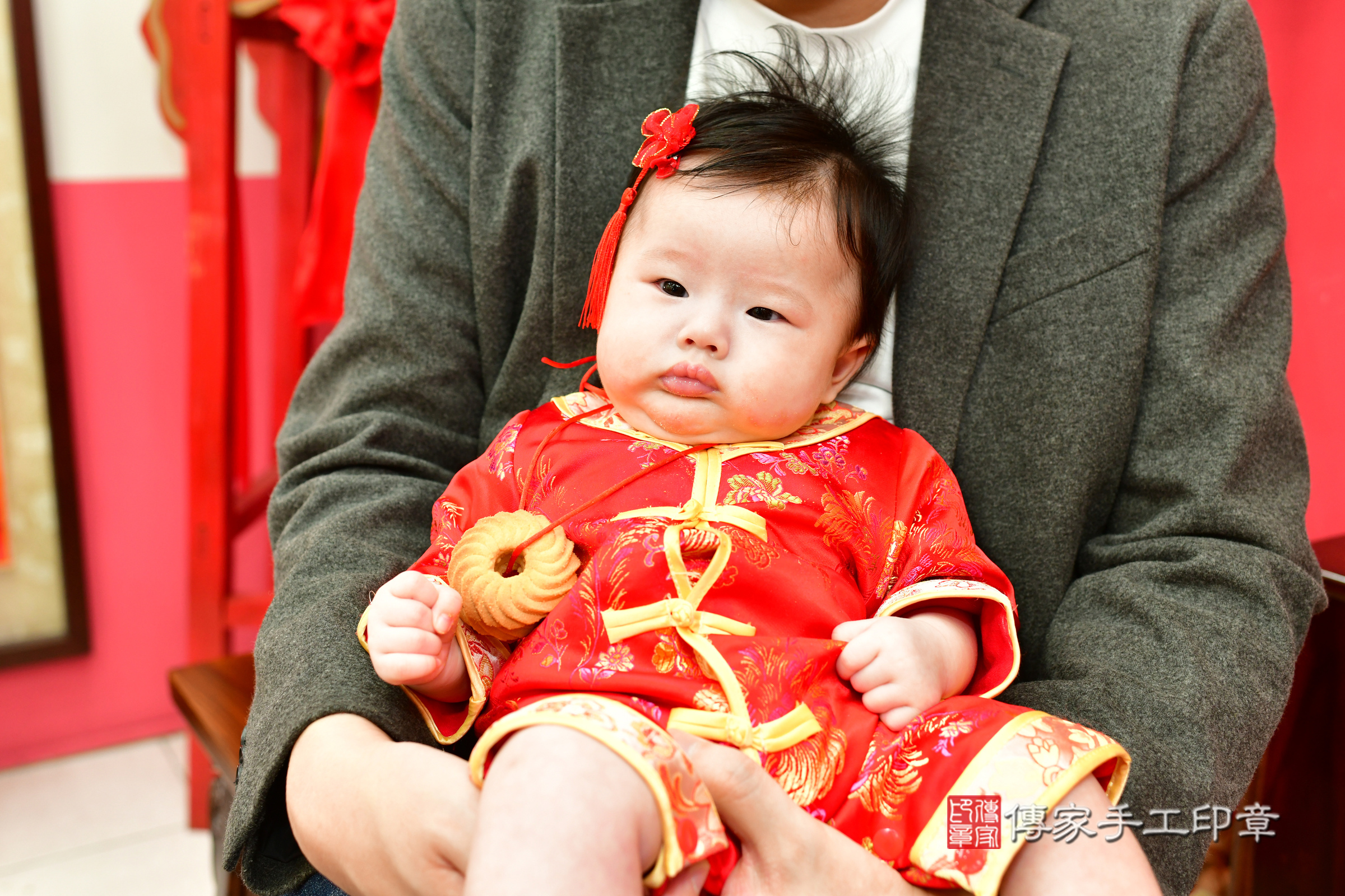 台中市北區珽珽寶寶收涎推薦：傳家台中店收涎中國風會場，嬰兒古禮收涎收口水流程儀式、收涎吉祥話、收涎餅乾、收涎拍照。收涎證書。2024.12.18，照片8