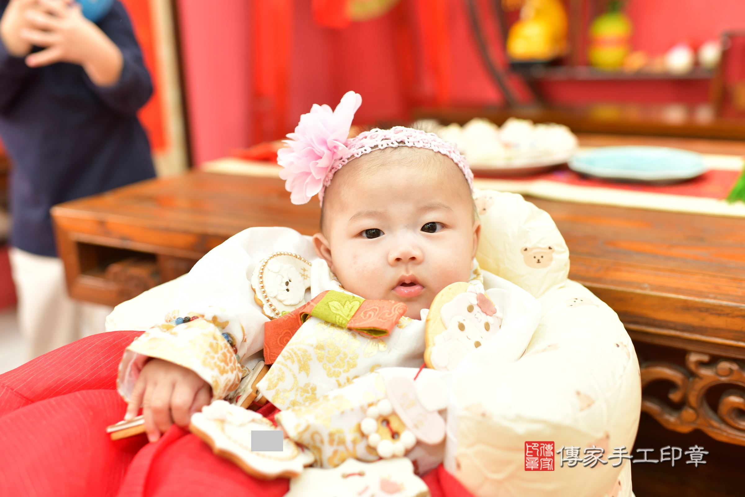 台中市北區瑜瑜寶寶收涎推薦：傳家台中店收涎中國風會場，嬰兒古禮收涎收口水流程儀式、收涎吉祥話、收涎餅乾、收涎拍照。收涎證書。2024.12.20，照片15