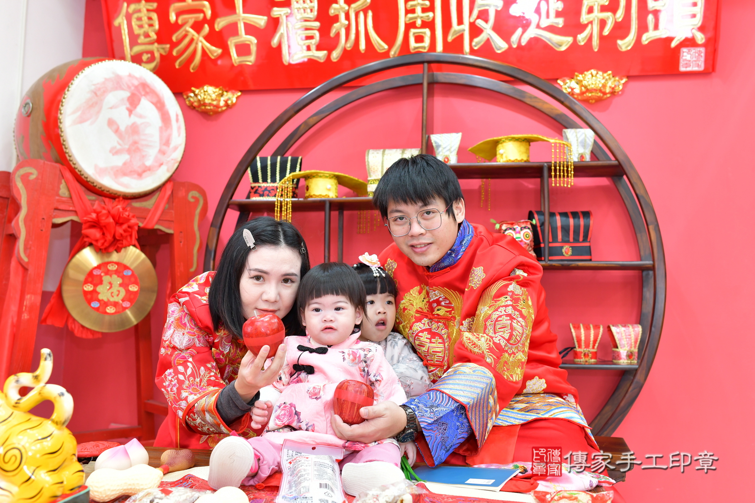 台中市北區小婕寶寶抓周推薦:傳家台中店抓周度脺中國風會場,嬰兒古禮抓周流程儀式吉祥話、抓周道具物品24種、拍照。抓周證書。2024.12.29,照片17 台中市北區小婕寶寶抓周推薦:傳家台中店抓周度脺中國風會場,嬰兒古禮抓周流程儀式吉祥話、抓周道具物品24種、拍照。抓周證書。2024.12.29,照片17