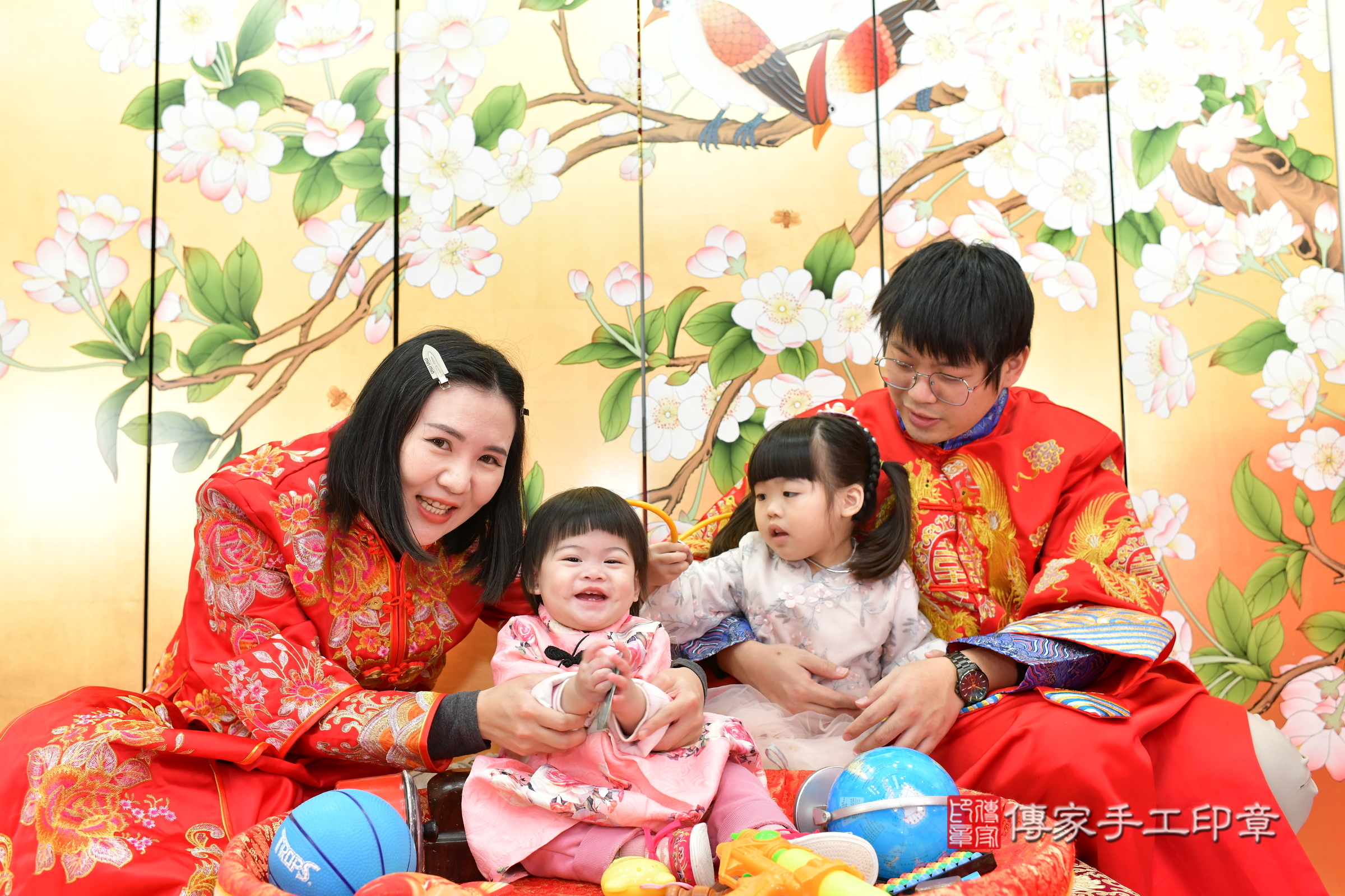 台中市北區小婕寶寶抓周推薦:傳家台中店抓周度脺中國風會場,嬰兒古禮抓周流程儀式吉祥話、抓周道具物品24種、拍照。抓周證書。2024.12.29,照片6 台中市北區小婕寶寶抓周推薦:傳家台中店抓周度脺中國風會場,嬰兒古禮抓周流程儀式吉祥話、抓周道具物品24種、拍照。抓周證書。2024.12.29,照片6