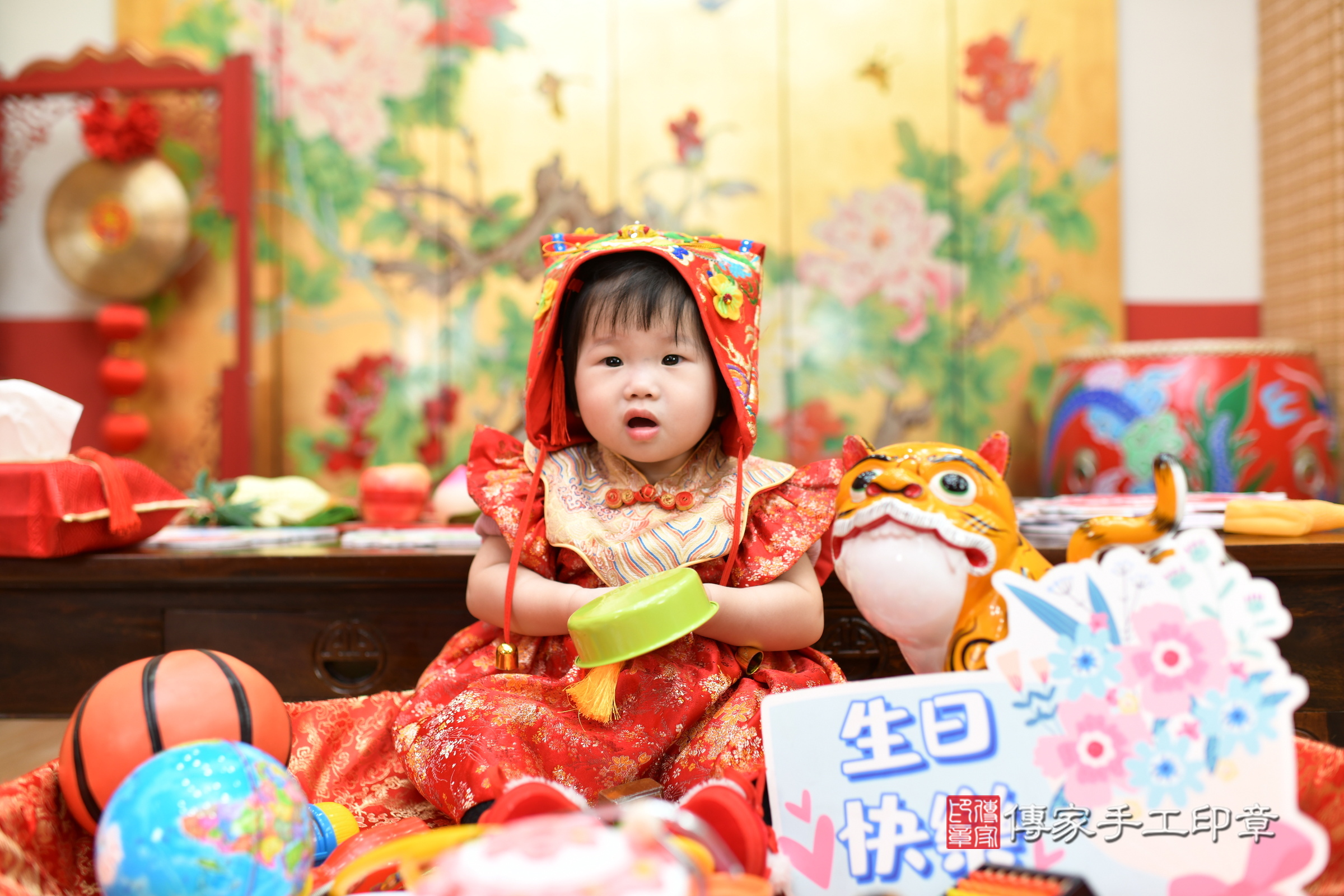 台北市大同區小璇寶寶抓周推薦：傳家台北店抓周度脺中國風會場，嬰兒古禮抓周流程儀式吉祥話、抓周道具物品24種、拍照。抓周證書。2025.2.28，照片1