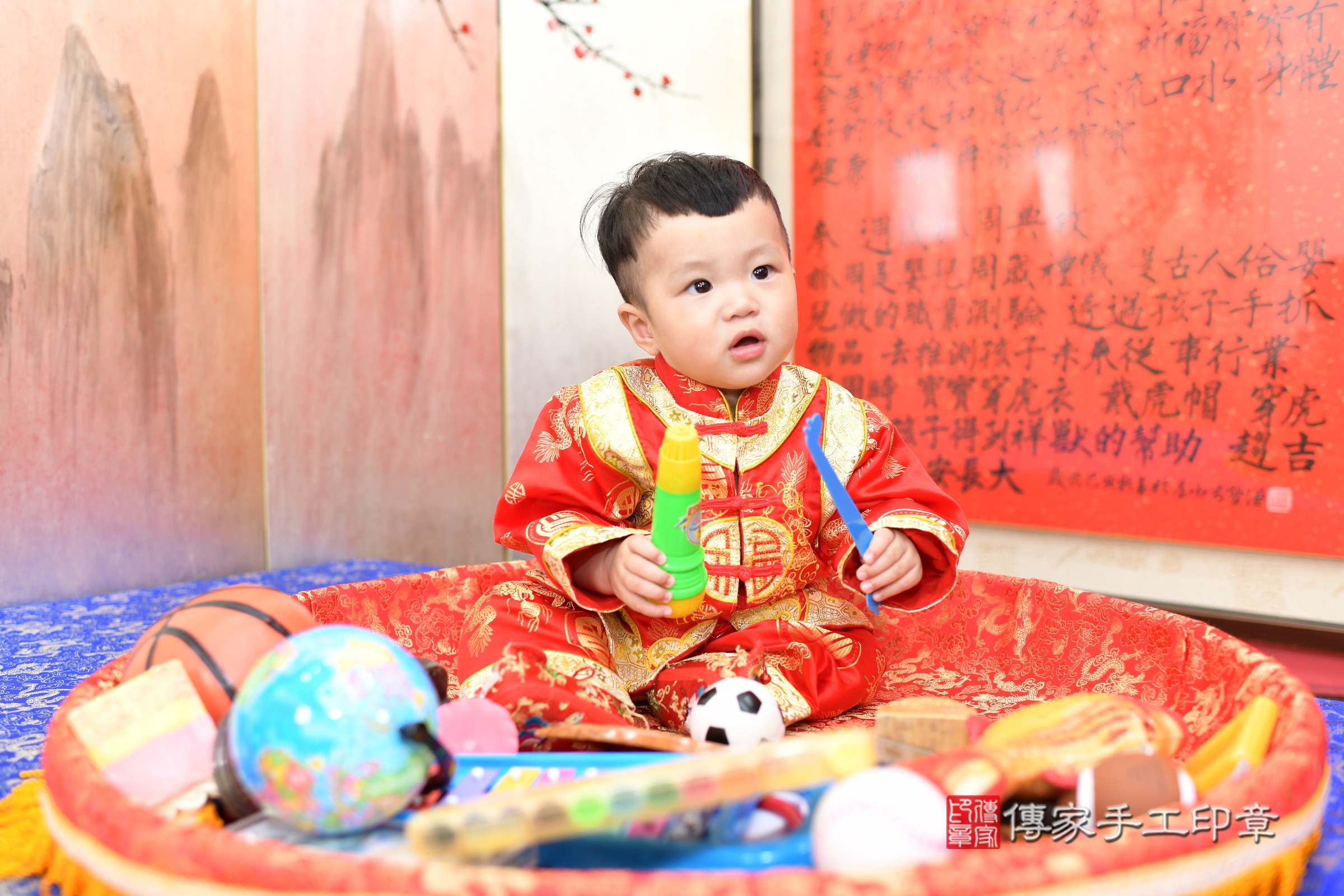 新北市永和區小競寶寶抓周推薦:傳家新北店抓周度脺中國風會場,嬰兒古禮抓周流程儀式吉祥話、抓周道具物品24種、拍照。抓周證書。2025.3.28,照片11 新北市永和區小競寶寶抓周推薦:傳家新北店抓周度脺中國風會場,嬰兒古禮抓周流程儀式吉祥話、抓周道具物品24種、拍照。抓周證書。2025.3.28,照片11