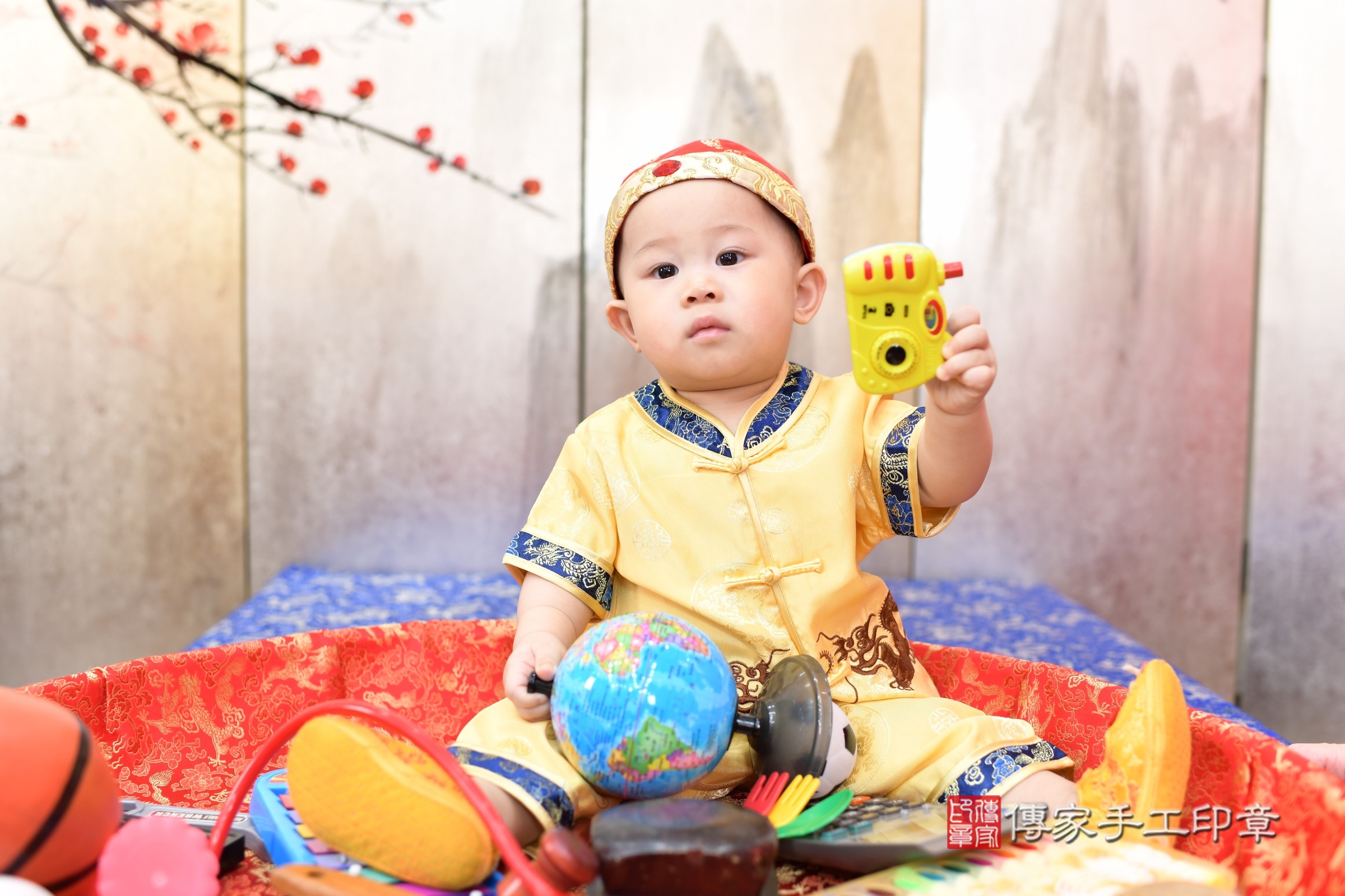 新北市永和區淏淏寶寶抓周推薦:傳家新北店抓周度脺中國風會場,嬰兒古禮抓周流程儀式吉祥話、抓周道具物品24種、拍照。抓周證書。2025.3.28,照片11 新北市永和區淏淏寶寶抓周推薦:傳家新北店抓周度脺中國風會場,嬰兒古禮抓周流程儀式吉祥話、抓周道具物品24種、拍照。抓周證書。2025.3.28,照片11