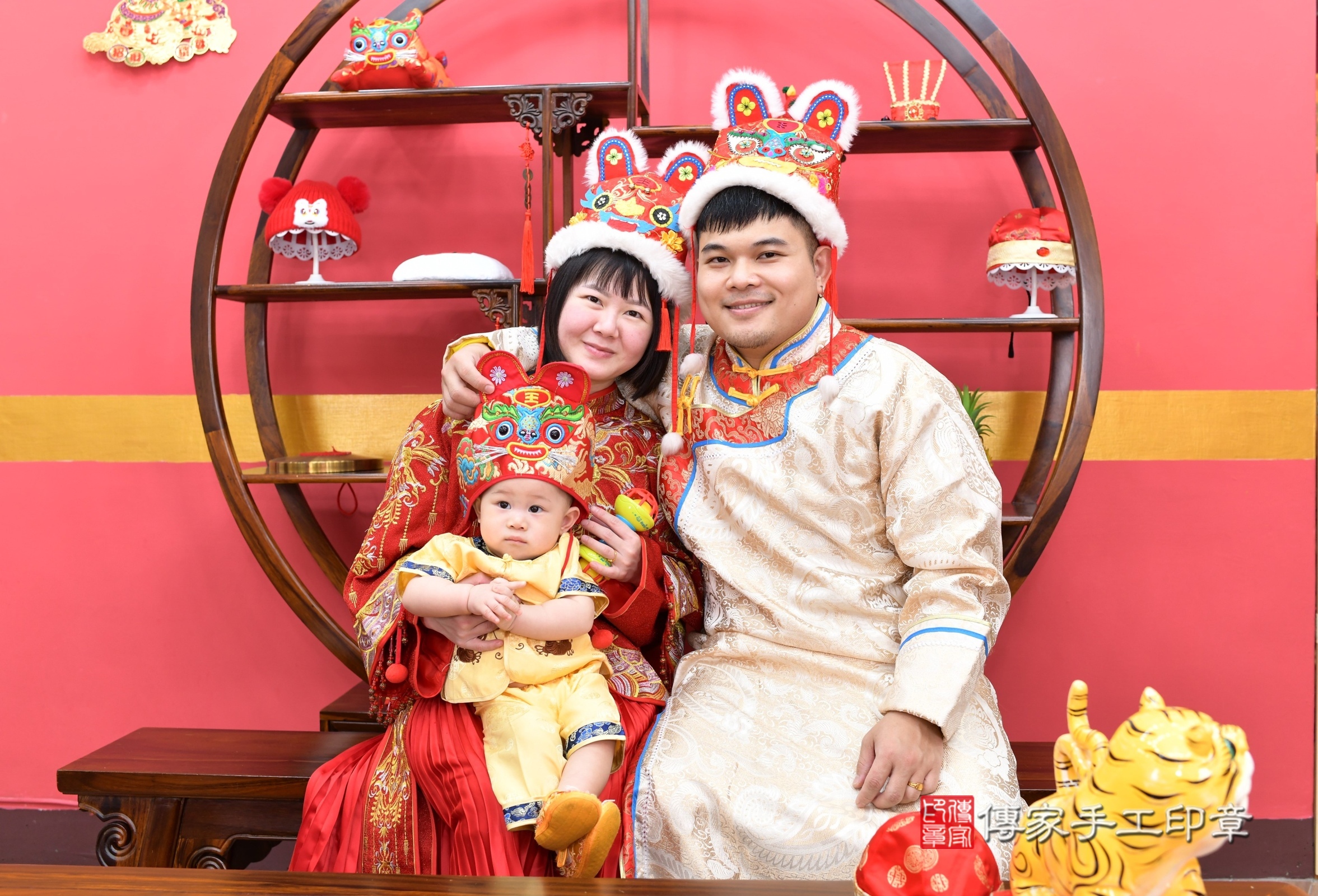 新北市永和區淏淏寶寶抓周推薦:傳家新北店抓周度脺中國風會場,嬰兒古禮抓周流程儀式吉祥話、抓周道具物品24種、拍照。抓周證書。2025.3.28,照片16 新北市永和區淏淏寶寶抓周推薦:傳家新北店抓周度脺中國風會場,嬰兒古禮抓周流程儀式吉祥話、抓周道具物品24種、拍照。抓周證書。2025.3.28,照片16