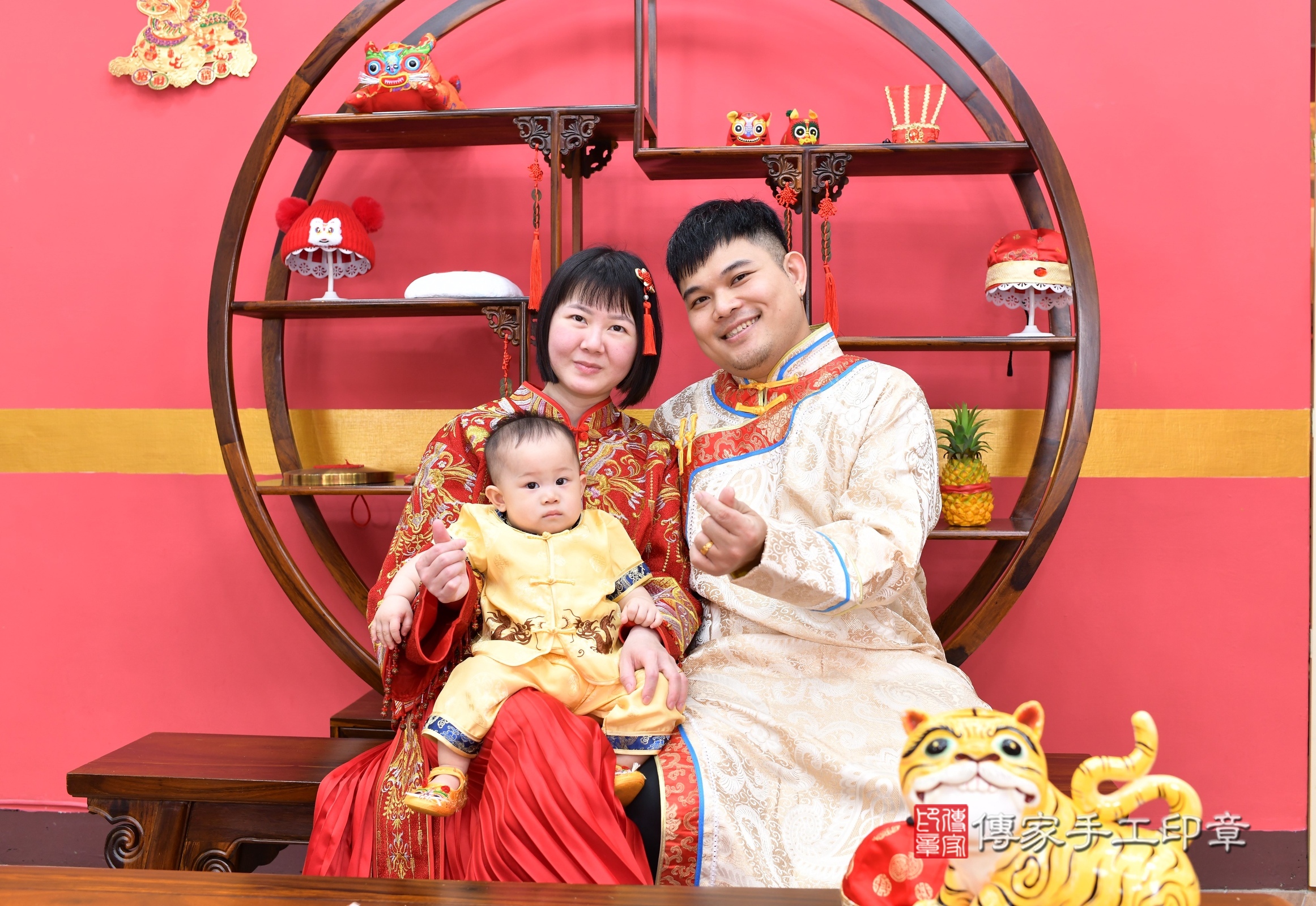 新北市永和區淏淏寶寶抓周推薦:傳家新北店抓周度脺中國風會場,嬰兒古禮抓周流程儀式吉祥話、抓周道具物品24種、拍照。抓周證書。2025.3.28,照片5 新北市永和區淏淏寶寶抓周推薦:傳家新北店抓周度脺中國風會場,嬰兒古禮抓周流程儀式吉祥話、抓周道具物品24種、拍照。抓周證書。2025.3.28,照片5