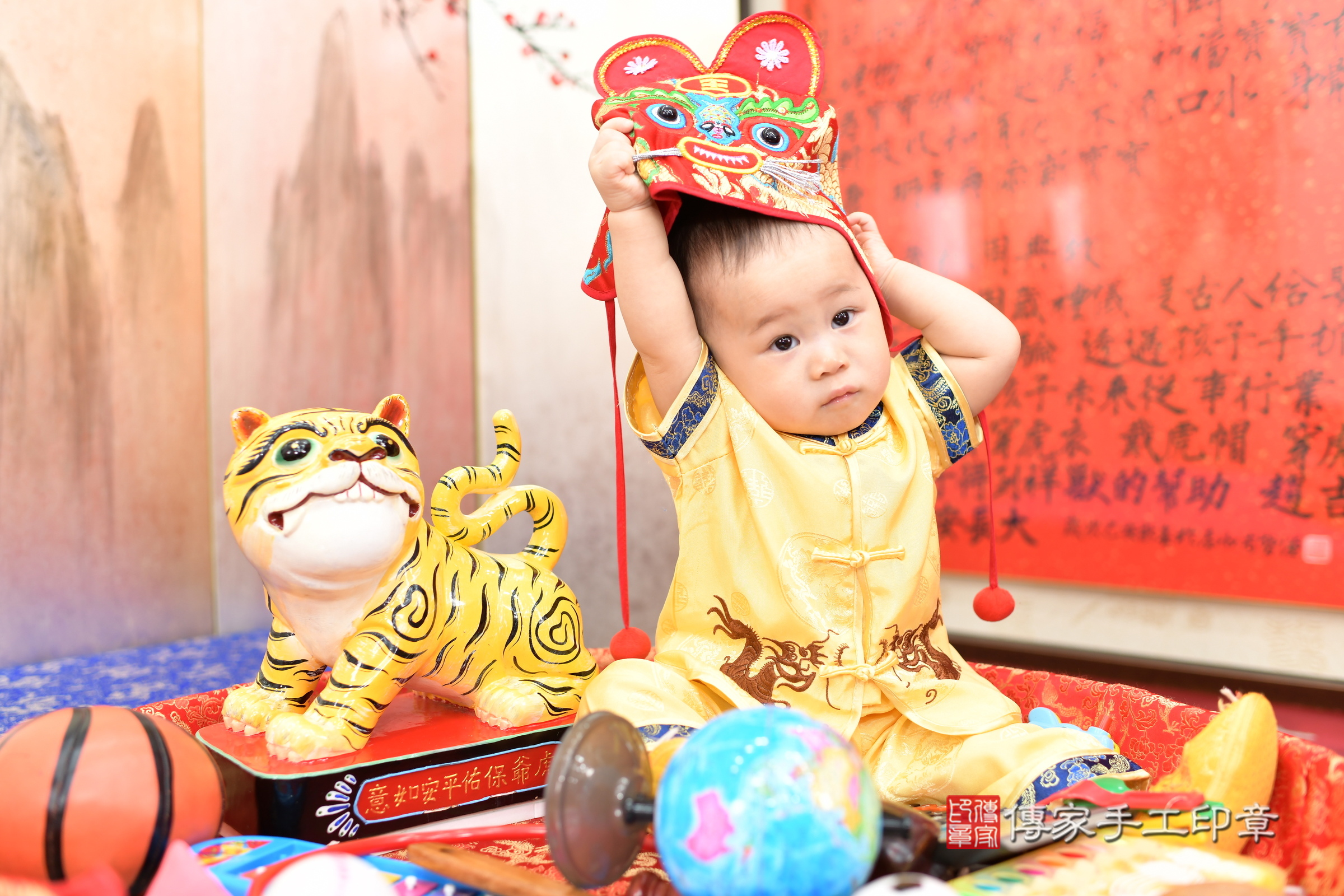 新北市永和區淏淏寶寶抓周推薦:傳家新北店抓周度脺中國風會場,嬰兒古禮抓周流程儀式吉祥話、抓周道具物品24種、拍照。抓周證書。2025.3.28,照片12 新北市永和區淏淏寶寶抓周推薦:傳家新北店抓周度脺中國風會場,嬰兒古禮抓周流程儀式吉祥話、抓周道具物品24種、拍照。抓周證書。2025.3.28,照片12