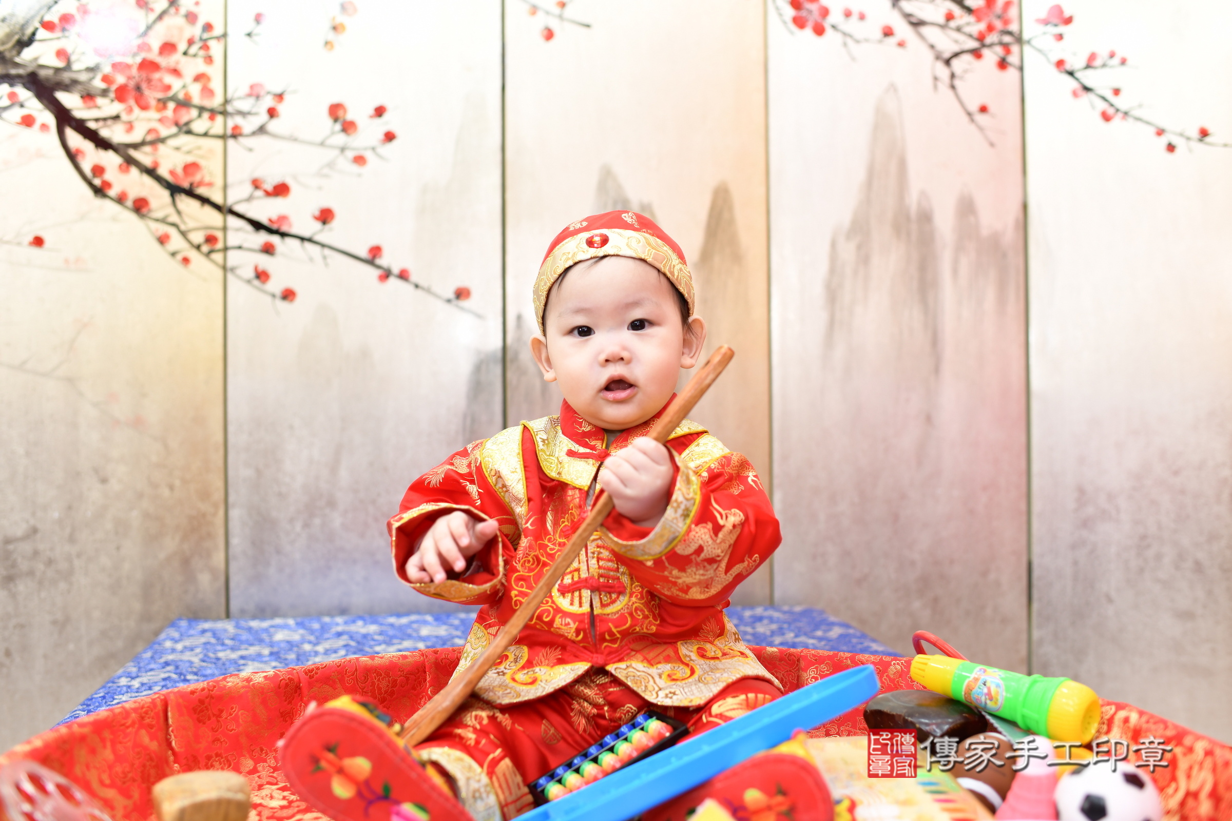 新北市永和區睿睿寶寶抓周推薦:傳家新北店抓周度脺中國風會場,嬰兒古禮抓周流程儀式吉祥話、抓周道具物品24種、拍照。抓周證書。2025.3.30,照片11 新北市永和區睿睿寶寶抓周推薦:傳家新北店抓周度脺中國風會場,嬰兒古禮抓周流程儀式吉祥話、抓周道具物品24種、拍照。抓周證書。2025.3.30,照片11