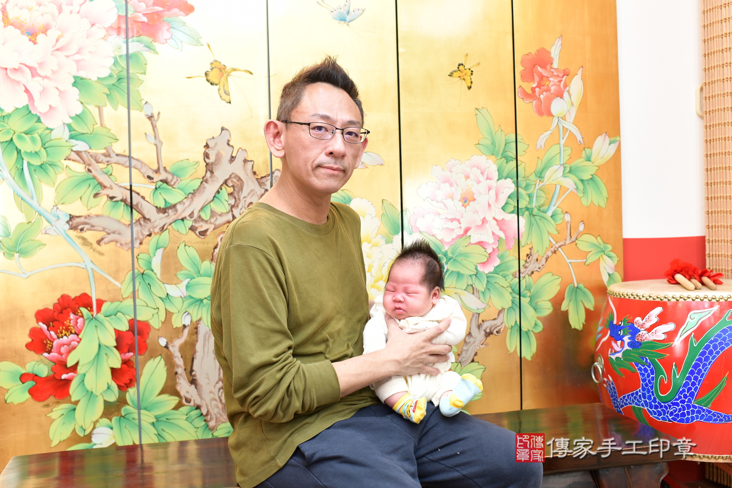 軒軒寶寶(台北市大同區嬰兒寶寶滿月剃頭理髮、嬰兒剃胎毛儀式吉祥話)。中國風會場，爸媽寶貝穿「日中韓」古裝禮服。專業拍照、證書。★購買「臍帶章、肚臍章、胎毛筆刷印章」贈送：剃頭、收涎、抓周，三選一。2025.3.11，照片4