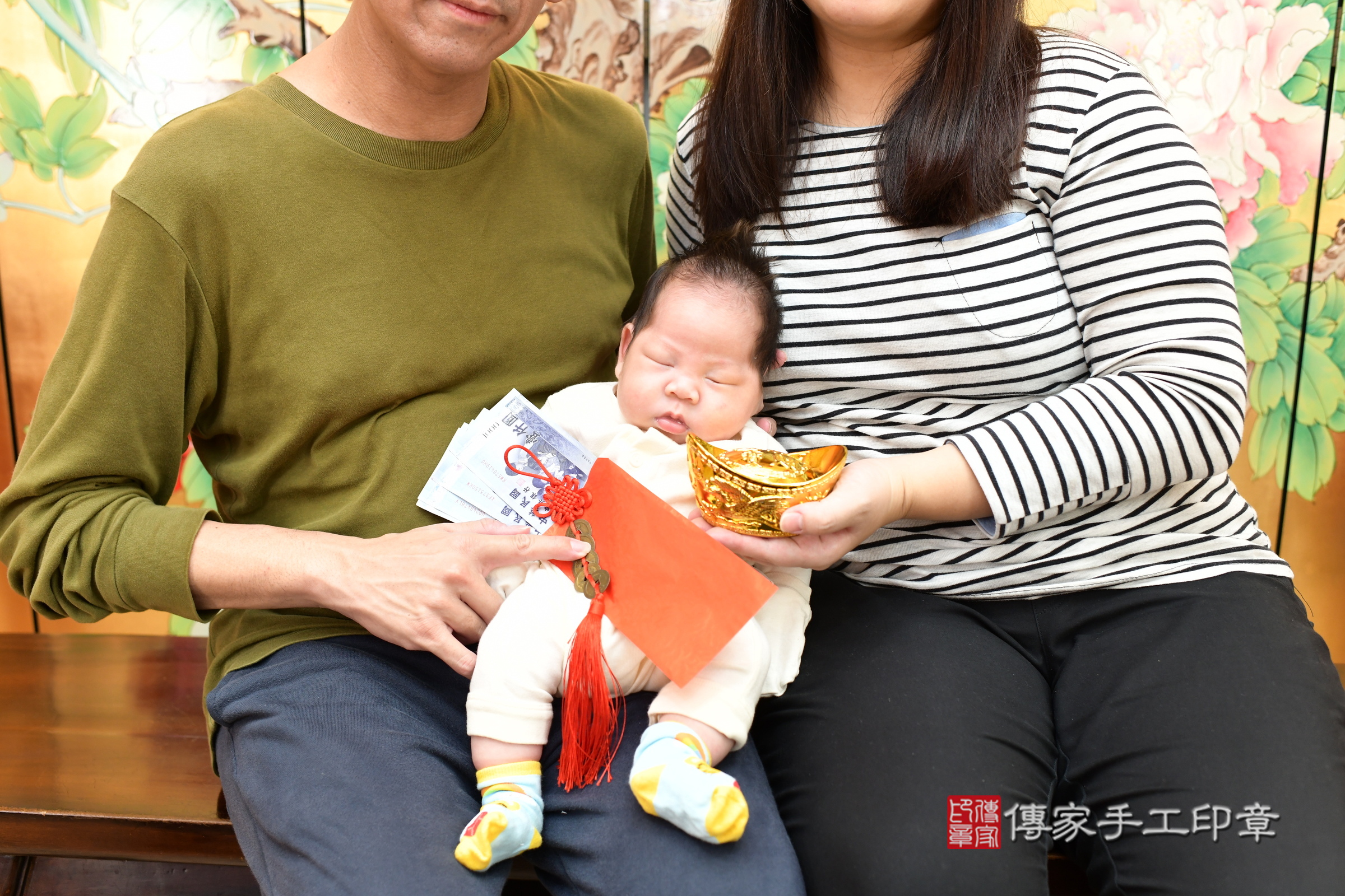 軒軒寶寶(台北市大同區嬰兒寶寶滿月剃頭理髮、嬰兒剃胎毛儀式吉祥話)。中國風會場，爸媽寶貝穿「日中韓」古裝禮服。專業拍照、證書。★購買「臍帶章、肚臍章、胎毛筆刷印章」贈送：剃頭、收涎、抓周，三選一。2025.3.11，照片22