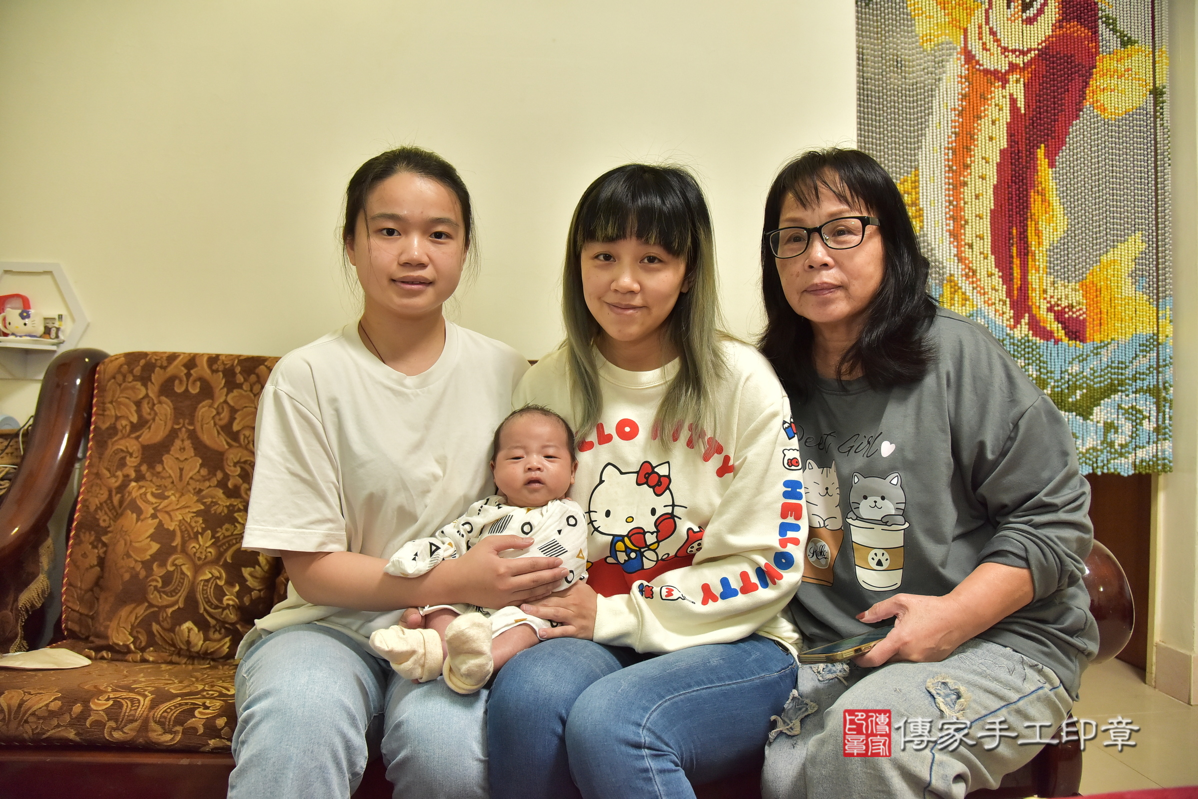 宸宸寶寶(新北市中和區到府嬰兒宸宸寶寶滿月剃頭理髮、到府嬰兒剃胎毛儀式吉祥話)。到府剃頭剃胎毛主持、專業拍照、證書。★購買「臍帶章、肚臍章、胎毛筆刷印章」贈送：剃頭、收涎、抓周，三選一。2025.3.27，照片1