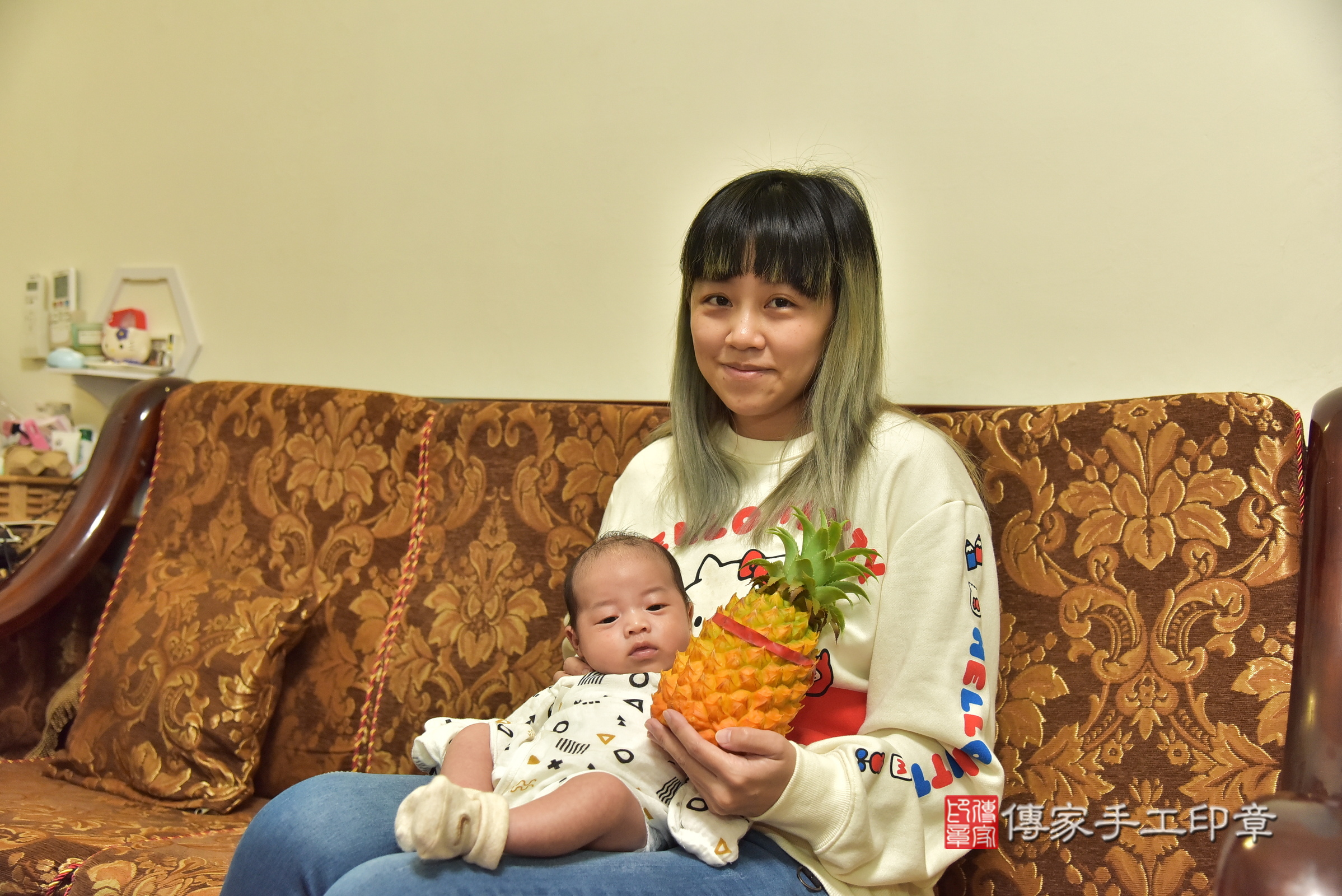 宸宸寶寶(新北市中和區到府嬰兒宸宸寶寶滿月剃頭理髮、到府嬰兒剃胎毛儀式吉祥話)。到府剃頭剃胎毛主持、專業拍照、證書。★購買「臍帶章、肚臍章、胎毛筆刷印章」贈送：剃頭、收涎、抓周，三選一。2025.3.27，照片8