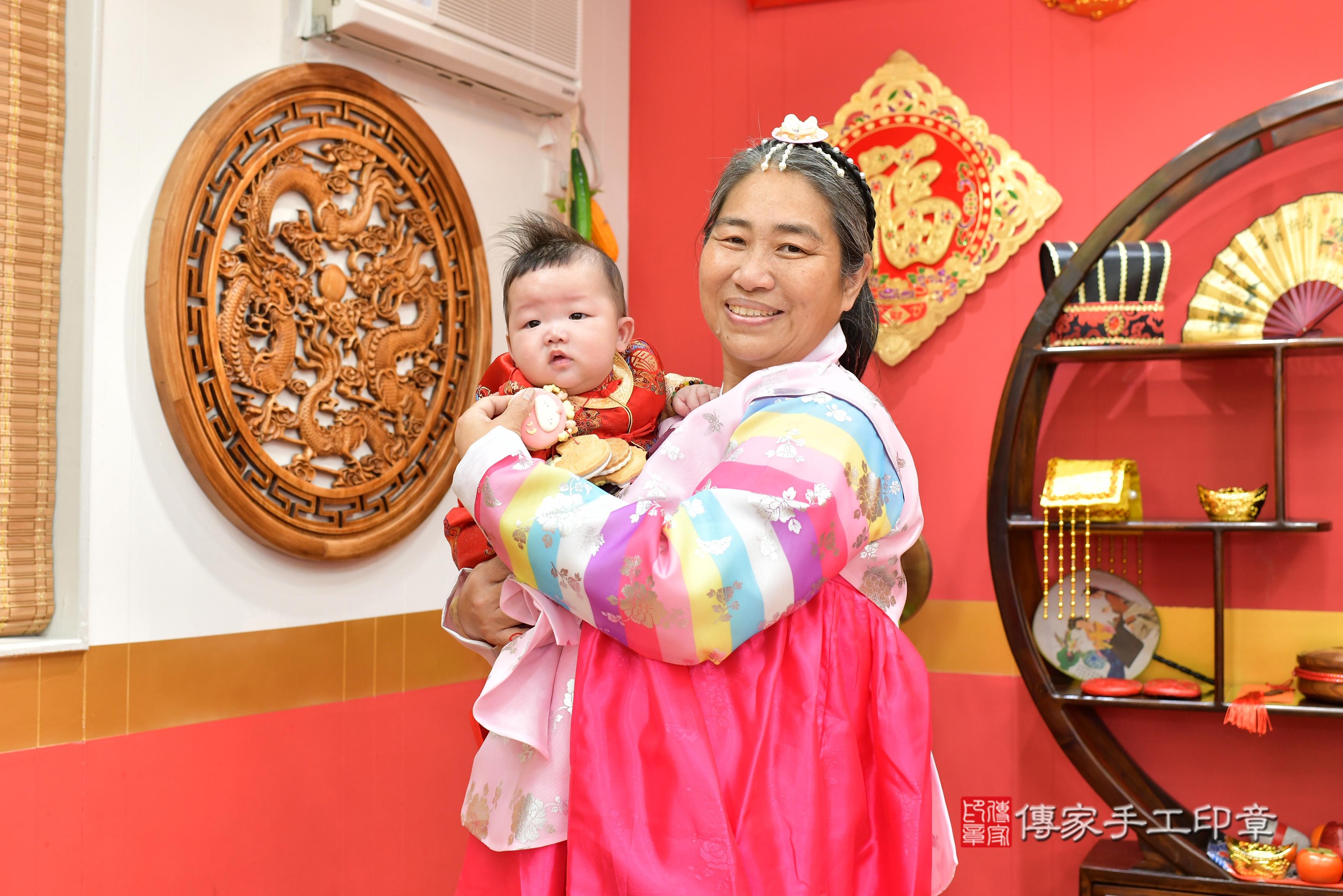 傳家手工印章桃園店、抓周、度脺、中國風會場、傳家嬰兒古禮、吉祥話、抓周道具物品24種、拍照。抓周證書。寶寶抓周、滿周歲、生日快樂、祝福