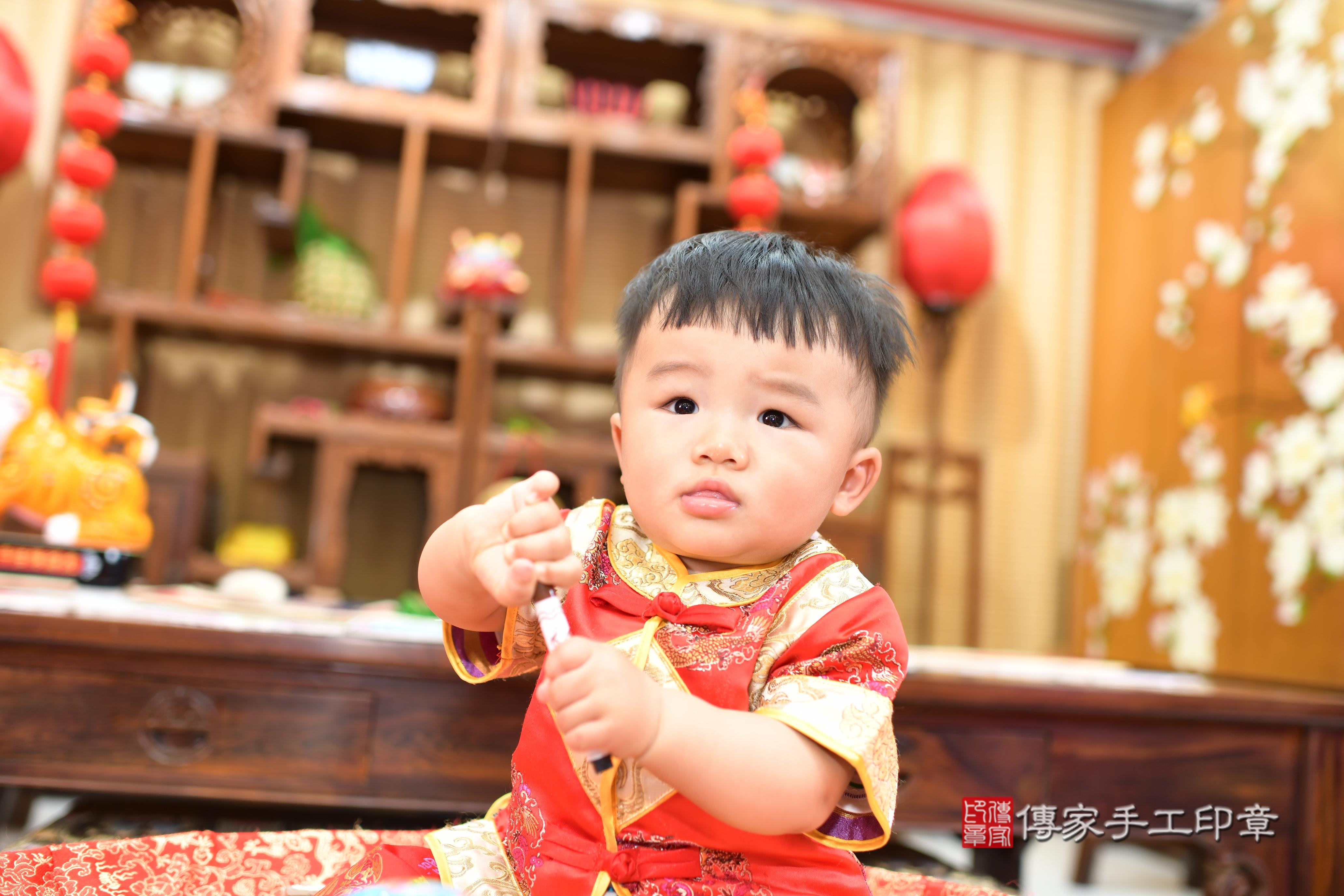 傳家手工印章台南店、抓周、度脺、中國風會場、傳家嬰兒古禮、吉祥話、抓周道具物品24種、拍照。抓周證書。寶寶抓周、滿周歲、生日快樂、祝福 傳家手工印章台南店、抓周、度脺、中國風會場、傳家嬰兒古禮、吉祥話、抓周道具物品24種、拍照。抓周證書。寶寶抓周、滿周歲、生日快樂、祝福