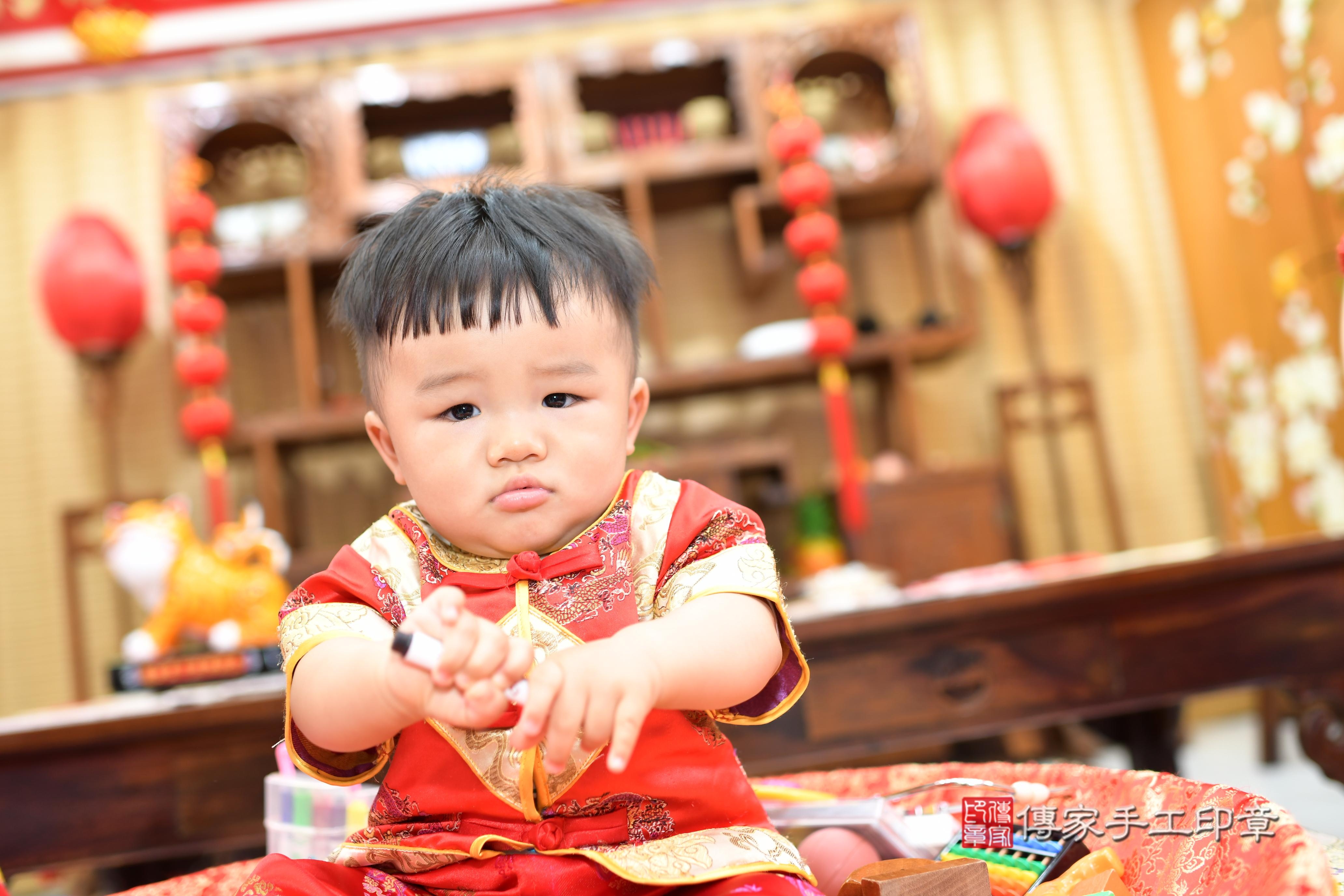 傳家手工印章台南店、抓周、度脺、中國風會場、傳家嬰兒古禮、吉祥話、抓周道具物品24種、拍照。抓周證書。寶寶抓周、滿周歲、生日快樂、祝福 傳家手工印章台南店、抓周、度脺、中國風會場、傳家嬰兒古禮、吉祥話、抓周道具物品24種、拍照。抓周證書。寶寶抓周、滿周歲、生日快樂、祝福
