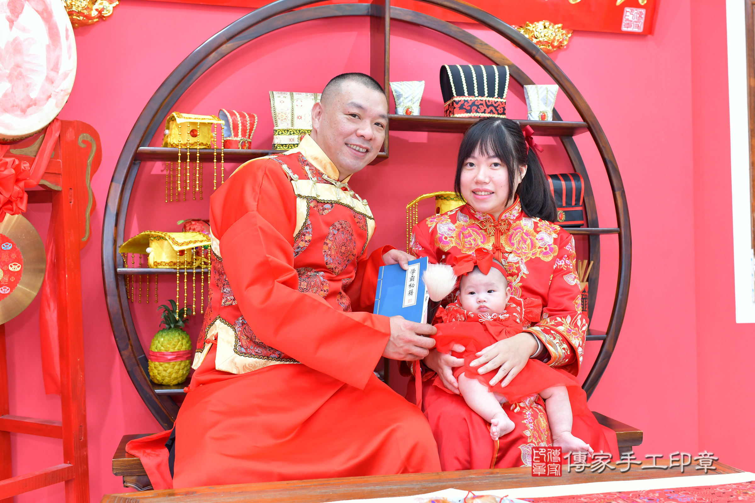 台中市北區小寧寶寶收涎推薦：傳家台中店收涎中國風會場，嬰兒古禮收涎收口水流程儀式、收涎吉祥話、收涎餅乾、收涎拍照。收涎證書。2025.3.16，照片7