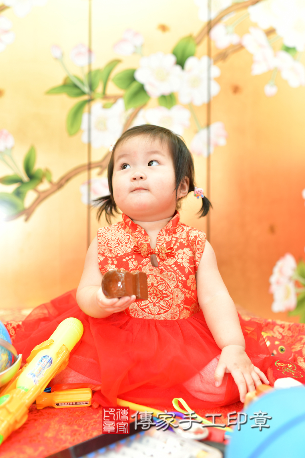 台中市北區晴晴寶寶抓周推薦：傳家台中店抓周度脺中國風會場，嬰兒古禮抓周流程儀式吉祥話、抓周道具物品24種、拍照。抓周證書。2025.3.1，照片12