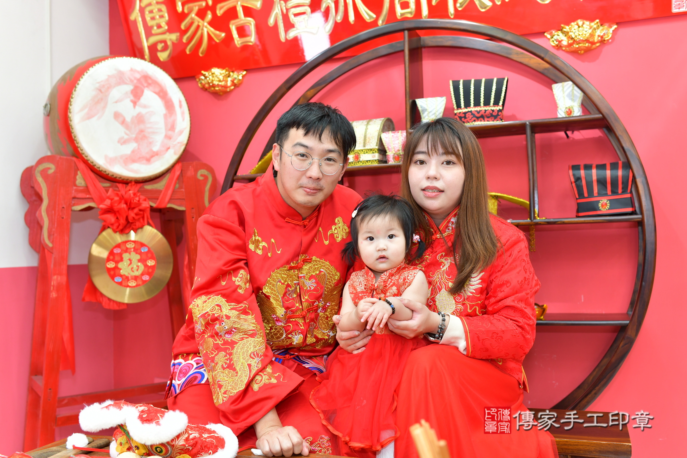 台中市北區晴晴寶寶抓周推薦：傳家台中店抓周度脺中國風會場，嬰兒古禮抓周流程儀式吉祥話、抓周道具物品24種、拍照。抓周證書。2025.3.1，照片19