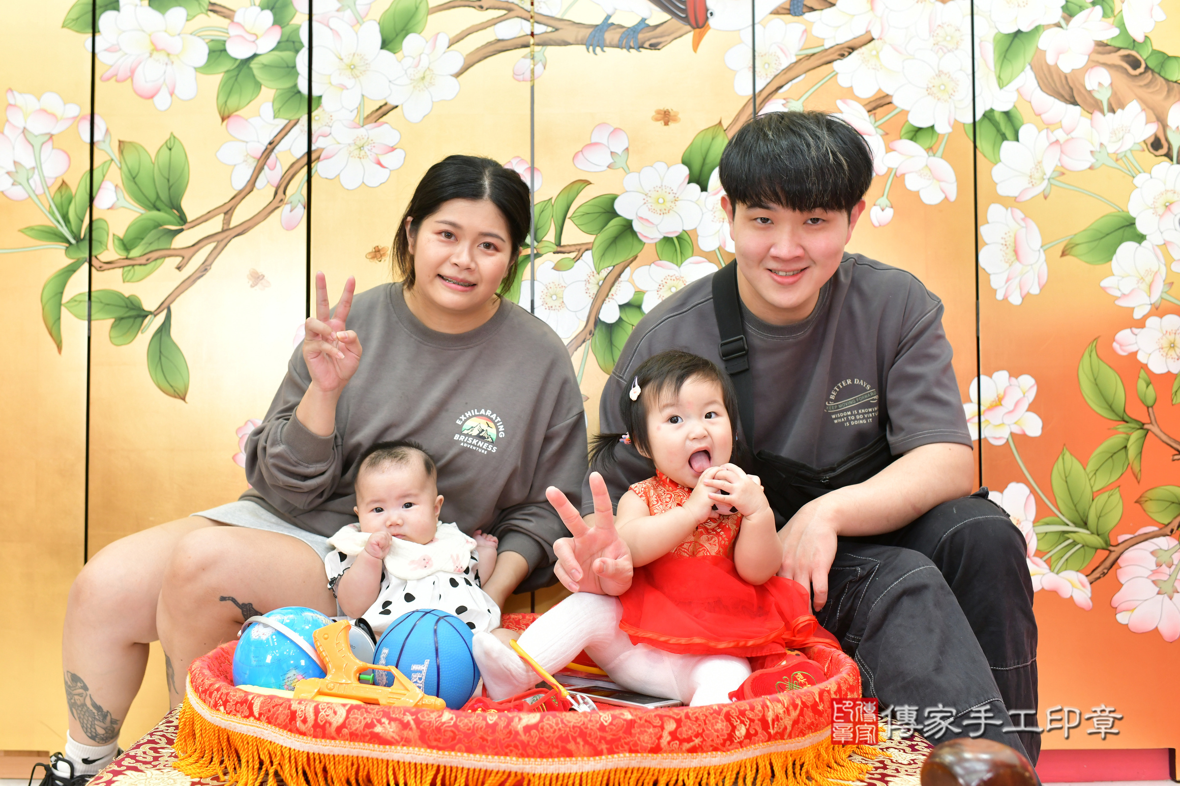 台中市北區晴晴寶寶抓周推薦：傳家台中店抓周度脺中國風會場，嬰兒古禮抓周流程儀式吉祥話、抓周道具物品24種、拍照。抓周證書。2025.3.1，照片9