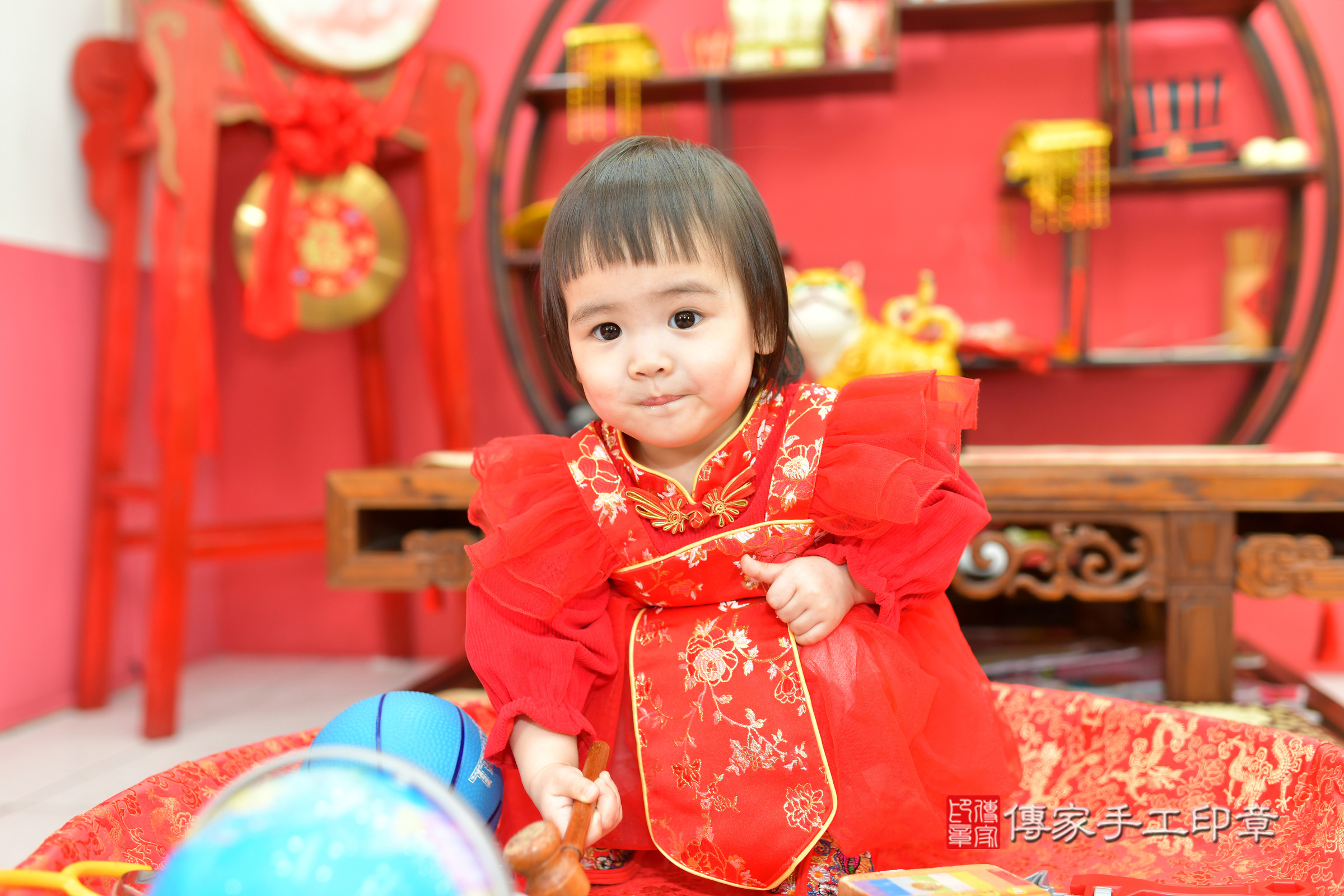 台中市北區小葵寶寶抓周推薦：傳家台中店抓周度脺中國風會場，嬰兒古禮抓周流程儀式吉祥話、抓周道具物品24種、拍照。抓周證書。2025.3.3，照片1