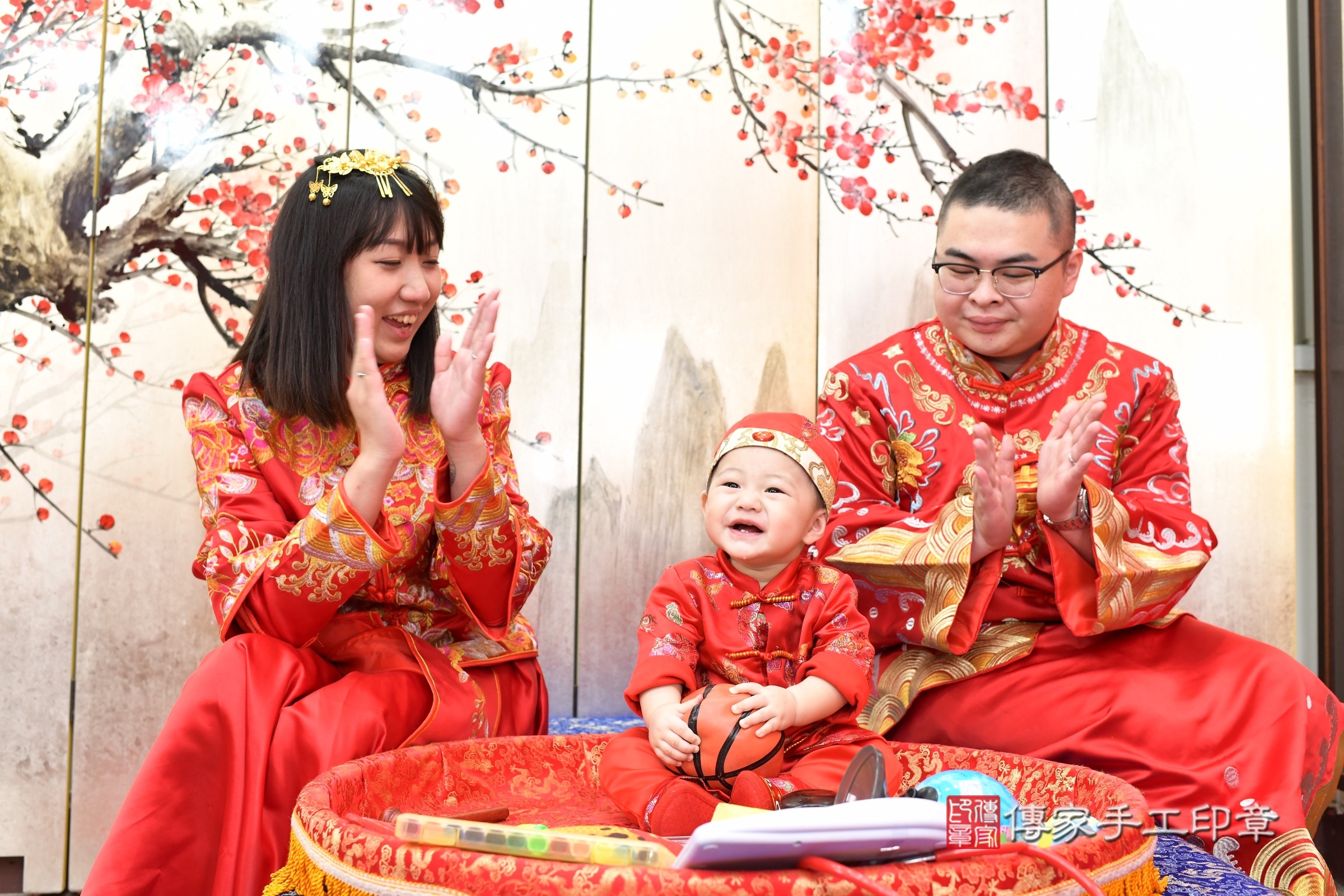 新北市永和區辰辰寶寶抓周推薦:傳家新北店抓周度脺中國風會場,嬰兒古禮抓周流程儀式吉祥話、抓周道具物品24種、拍照。抓周證書。2025.4.24,照片9 新北市永和區辰辰寶寶抓周推薦:傳家新北店抓周度脺中國風會場,嬰兒古禮抓周流程儀式吉祥話、抓周道具物品24種、拍照。抓周證書。2025.4.24,照片9