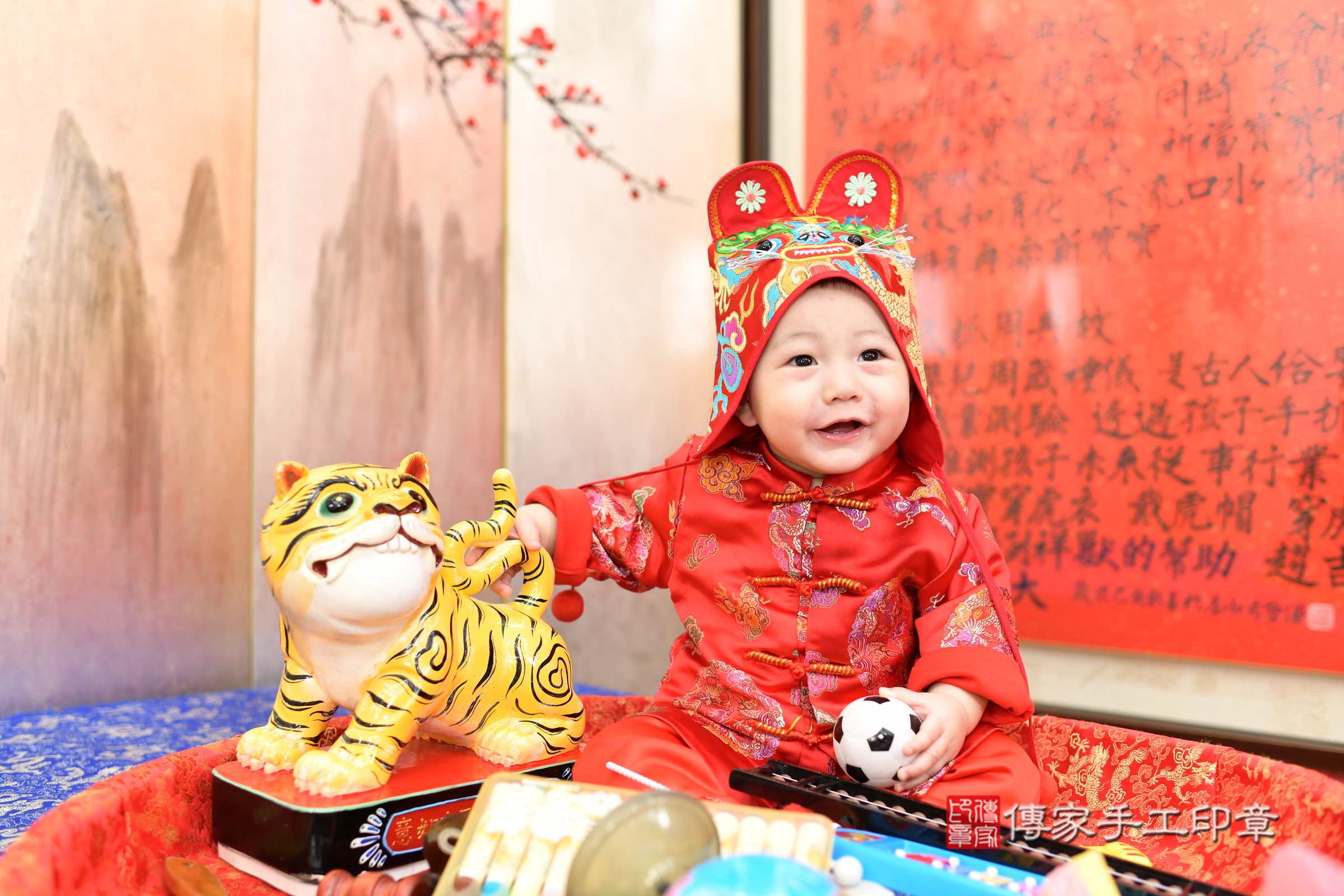 新北市永和區辰辰寶寶抓周推薦:傳家新北店抓周度脺中國風會場,嬰兒古禮抓周流程儀式吉祥話、抓周道具物品24種、拍照。抓周證書。2025.4.24,照片13 新北市永和區辰辰寶寶抓周推薦:傳家新北店抓周度脺中國風會場,嬰兒古禮抓周流程儀式吉祥話、抓周道具物品24種、拍照。抓周證書。2025.4.24,照片13