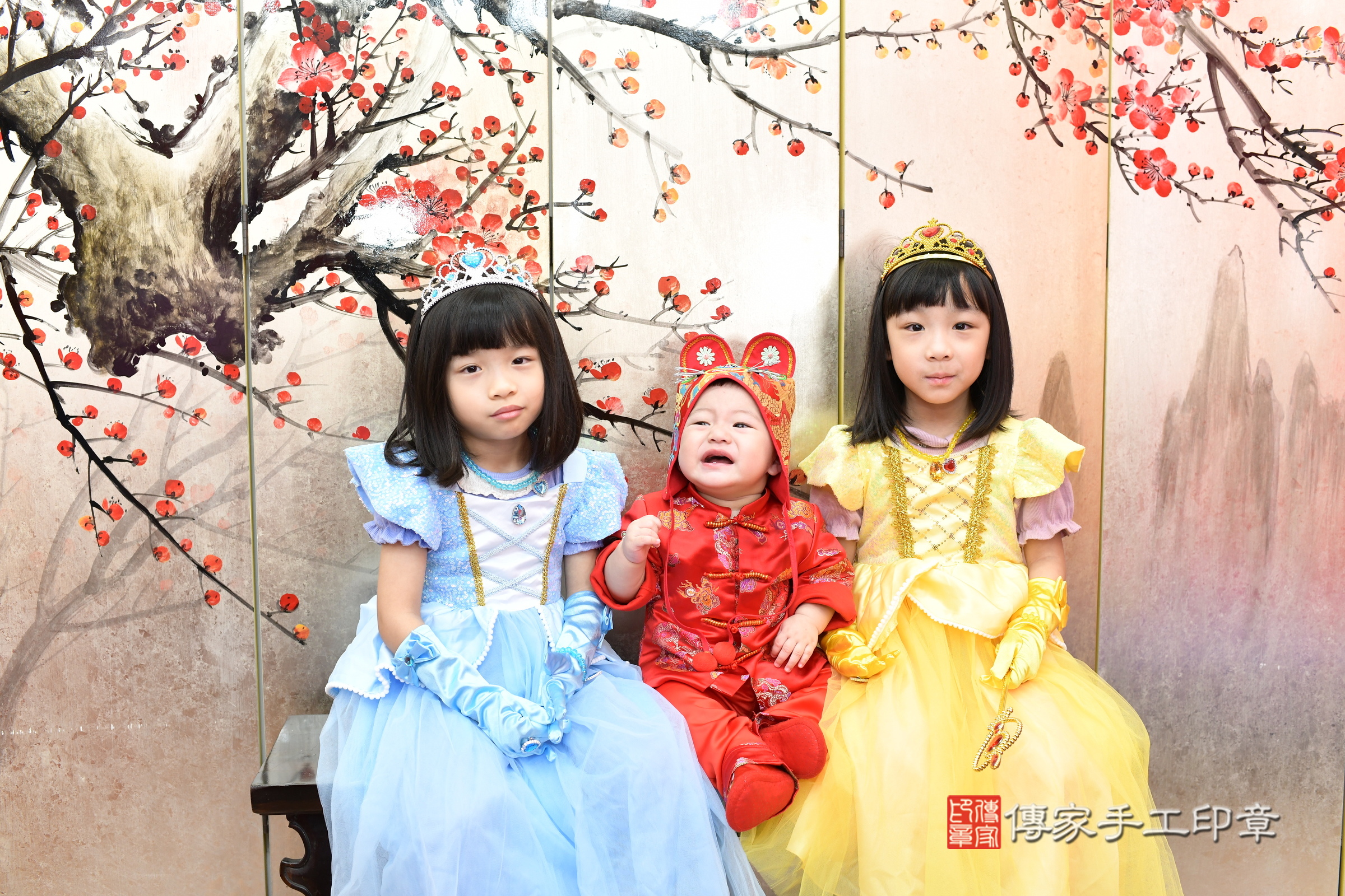 新北市永和區辰辰寶寶抓周推薦:傳家新北店抓周度脺中國風會場,嬰兒古禮抓周流程儀式吉祥話、抓周道具物品24種、拍照。抓周證書。2025.4.24,照片8 新北市永和區辰辰寶寶抓周推薦:傳家新北店抓周度脺中國風會場,嬰兒古禮抓周流程儀式吉祥話、抓周道具物品24種、拍照。抓周證書。2025.4.24,照片8