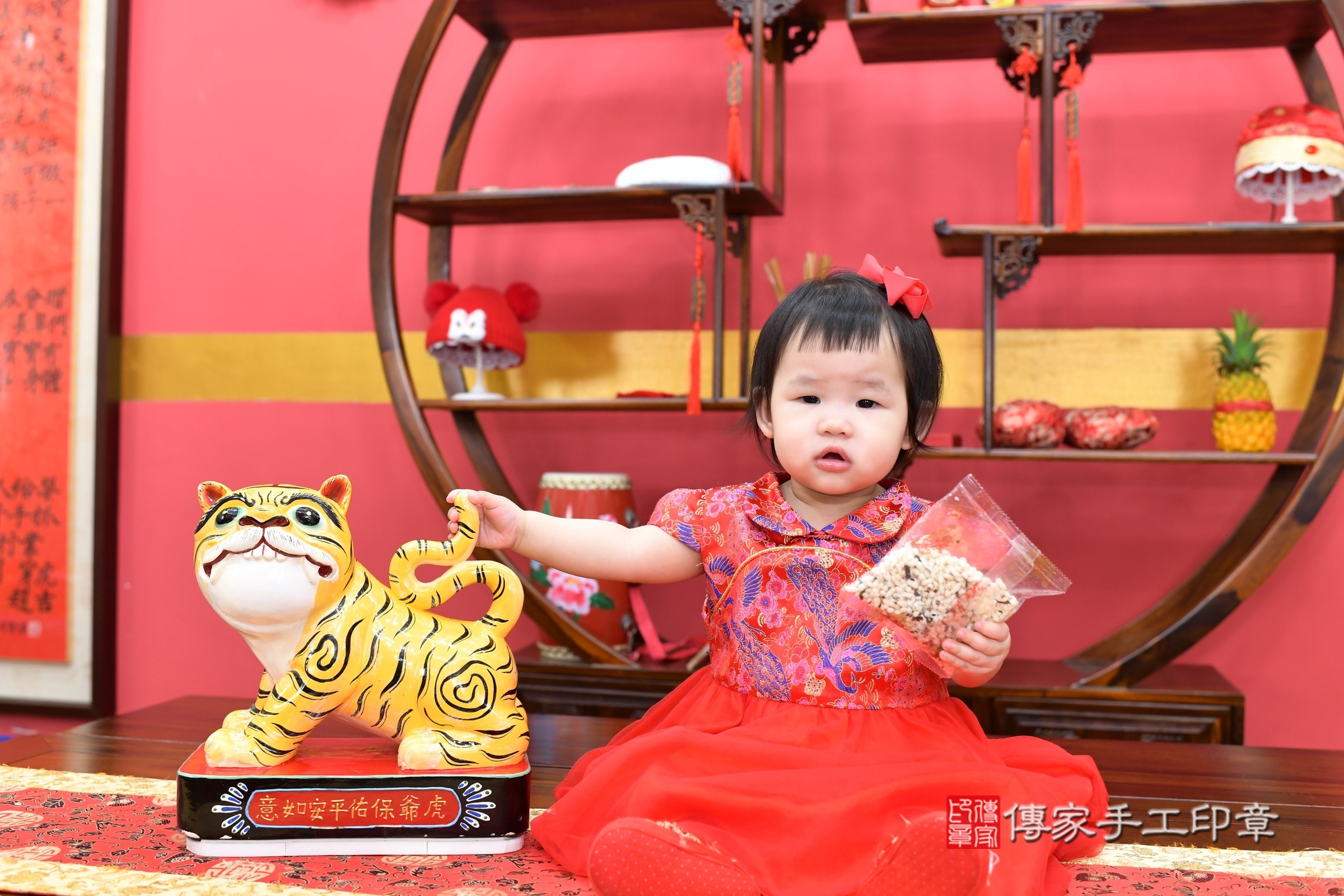 新北市永和區小渝寶寶抓周推薦:傳家新北店抓周度脺中國風會場,嬰兒古禮抓周流程儀式吉祥話、抓周道具物品24種、拍照。抓周證書。2025.4.30,照片4 新北市永和區小渝寶寶抓周推薦:傳家新北店抓周度脺中國風會場,嬰兒古禮抓周流程儀式吉祥話、抓周道具物品24種、拍照。抓周證書。2025.4.30,照片4