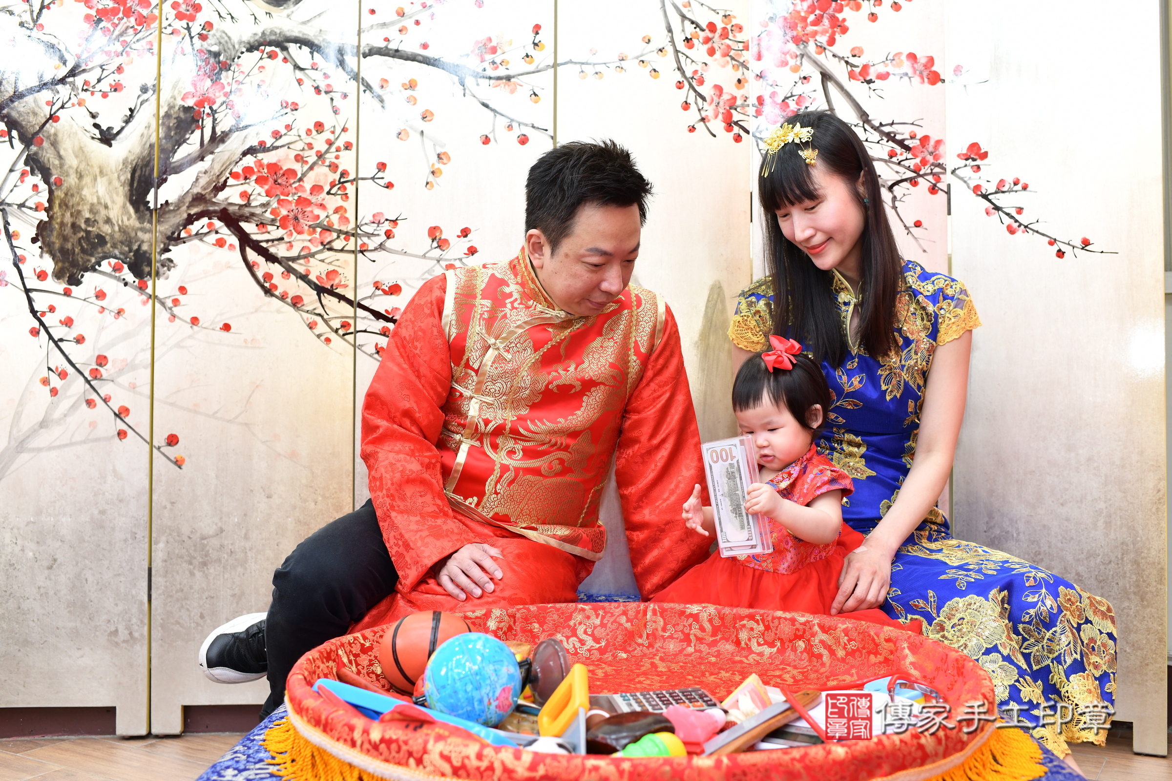 新北市永和區小渝寶寶抓周推薦:傳家新北店抓周度脺中國風會場,嬰兒古禮抓周流程儀式吉祥話、抓周道具物品24種、拍照。抓周證書。2025.4.30,照片8 新北市永和區小渝寶寶抓周推薦:傳家新北店抓周度脺中國風會場,嬰兒古禮抓周流程儀式吉祥話、抓周道具物品24種、拍照。抓周證書。2025.4.30,照片8