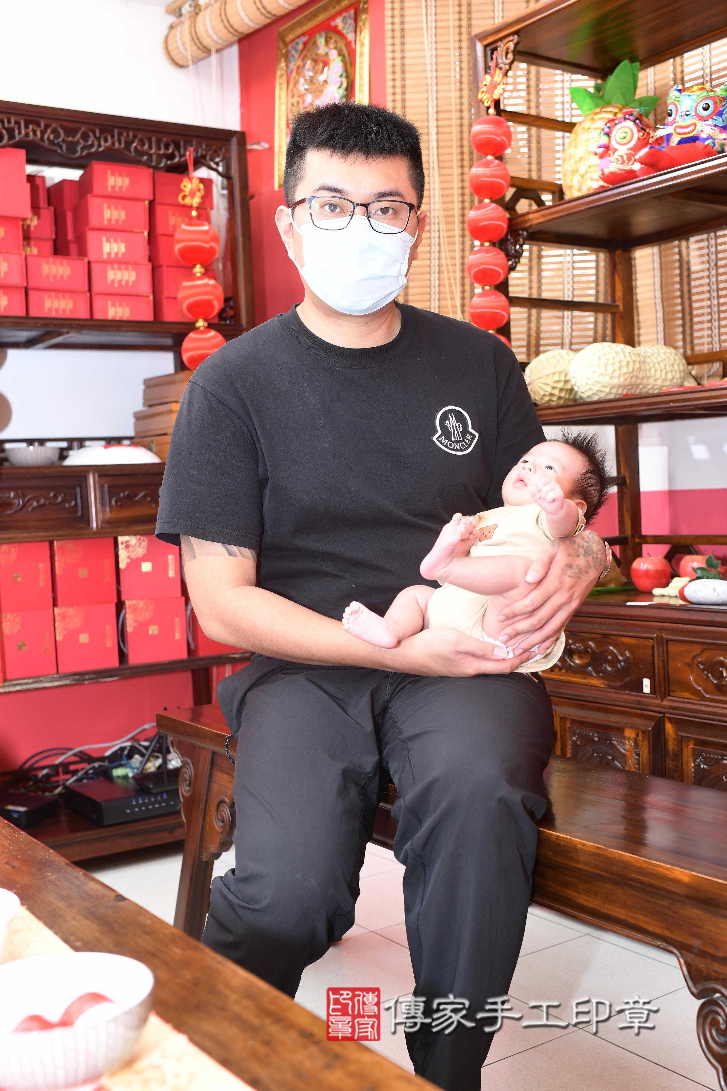 傳家手工印章高雄店、抓周、度脺、中國風會場、傳家嬰兒古禮、吉祥話、抓周道具物品24種、拍照。抓周證書。寶寶抓周、滿周歲、生日快樂、祝福