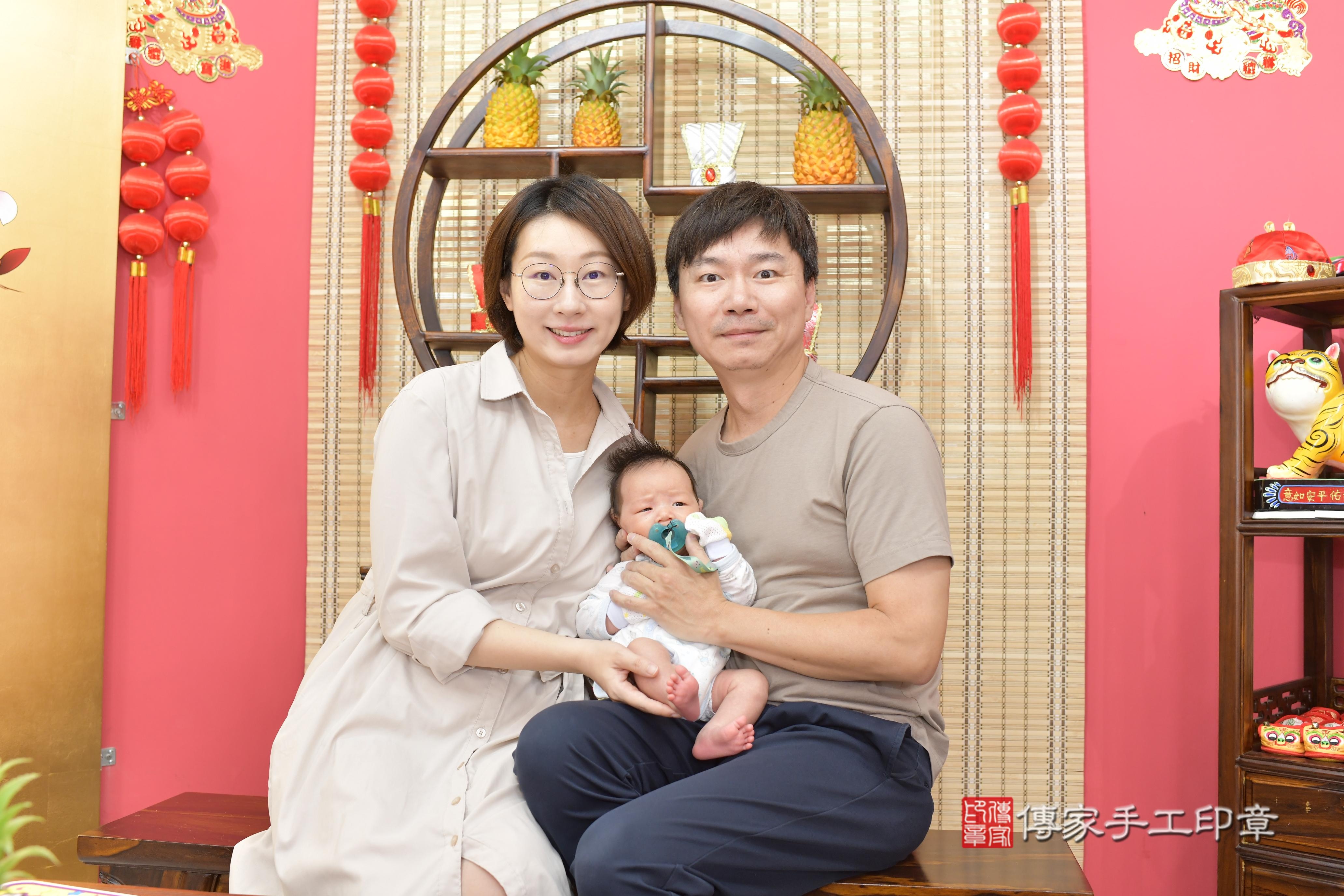 傳家手工印章新竹店、抓周、度脺、中國風會場、傳家嬰兒古禮、吉祥話、抓周道具物品24種、拍照。抓周證書。寶寶抓周、滿周歲、生日快樂、祝福